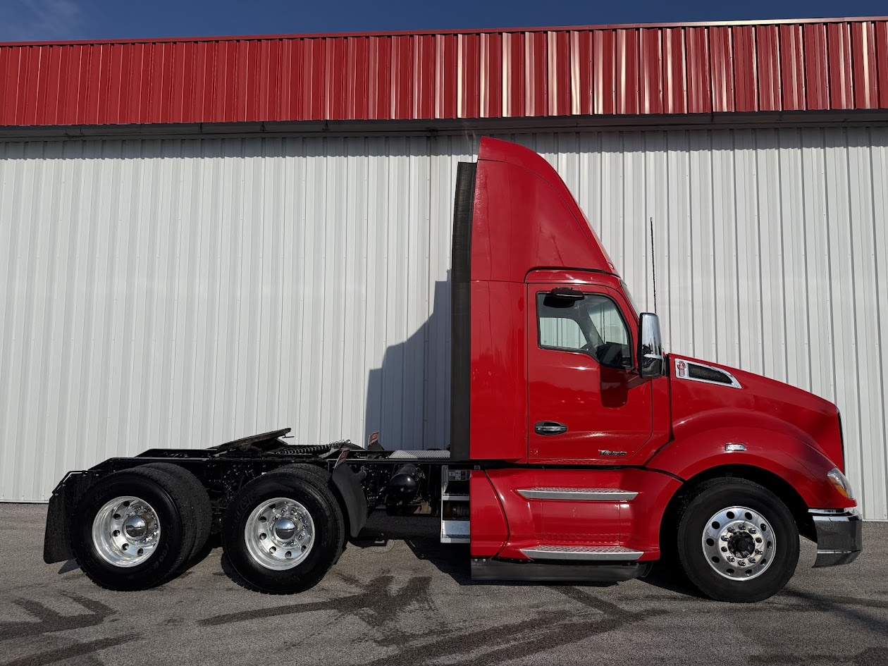 2018 KENWORTH T680 - image 3 of 6