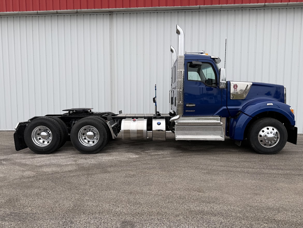 2027 KENWORTH W990 - image 4 of 6