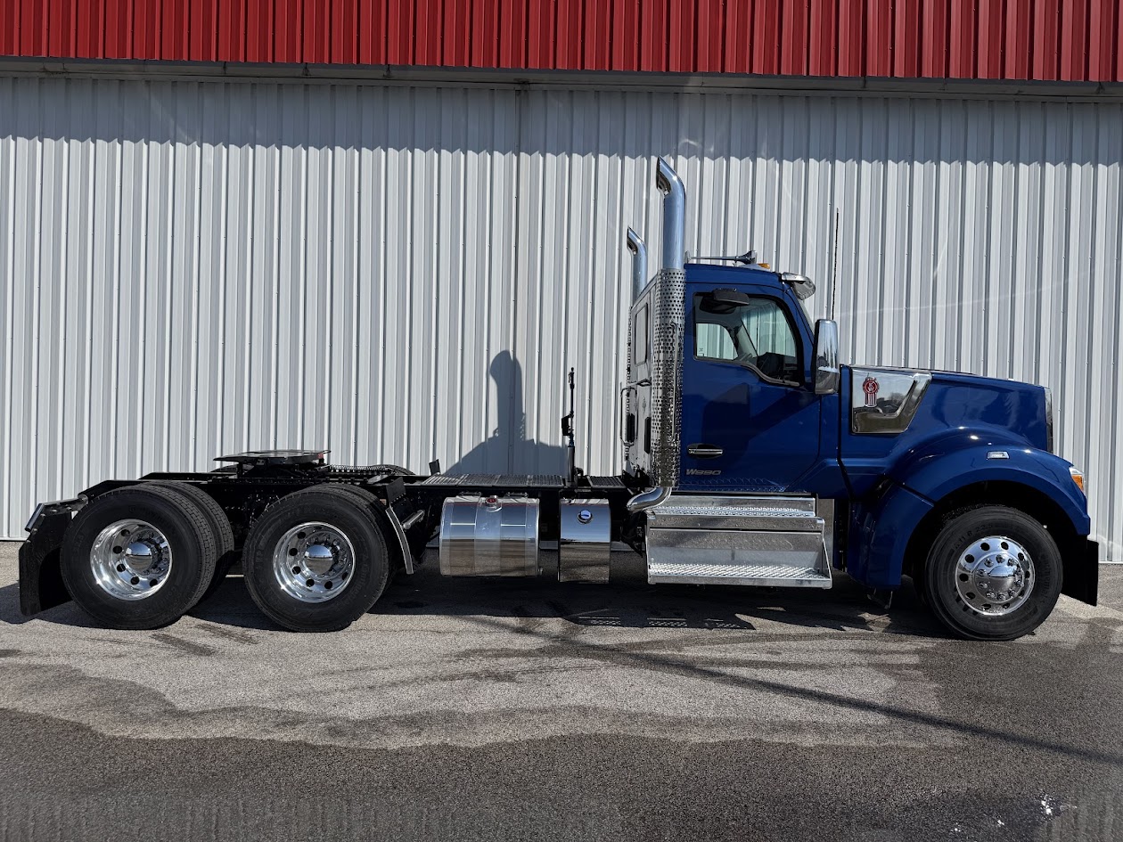 2027 KENWORTH W990 - image 5 of 6