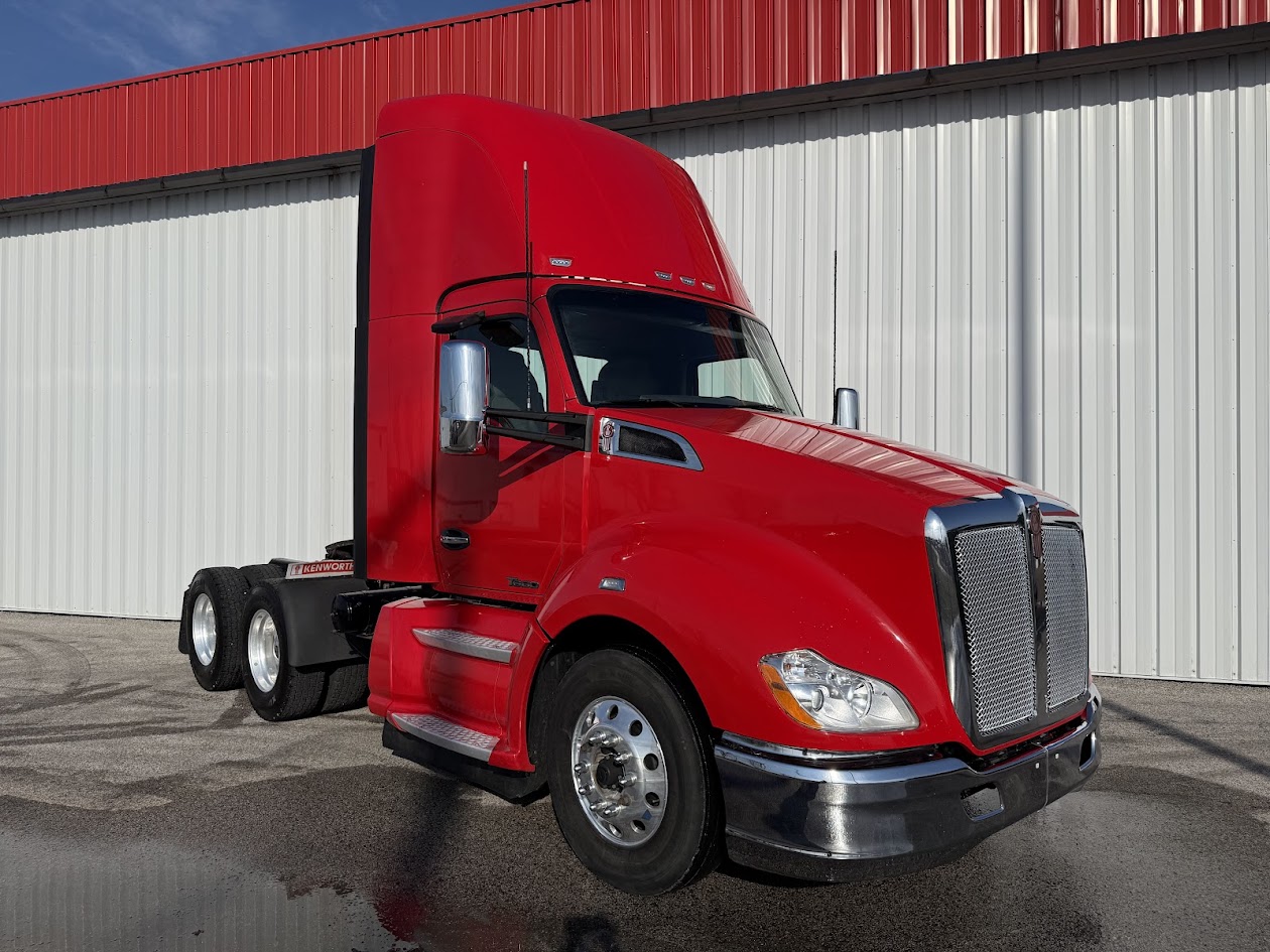 2018 KENWORTH T680 - image 2 of 6