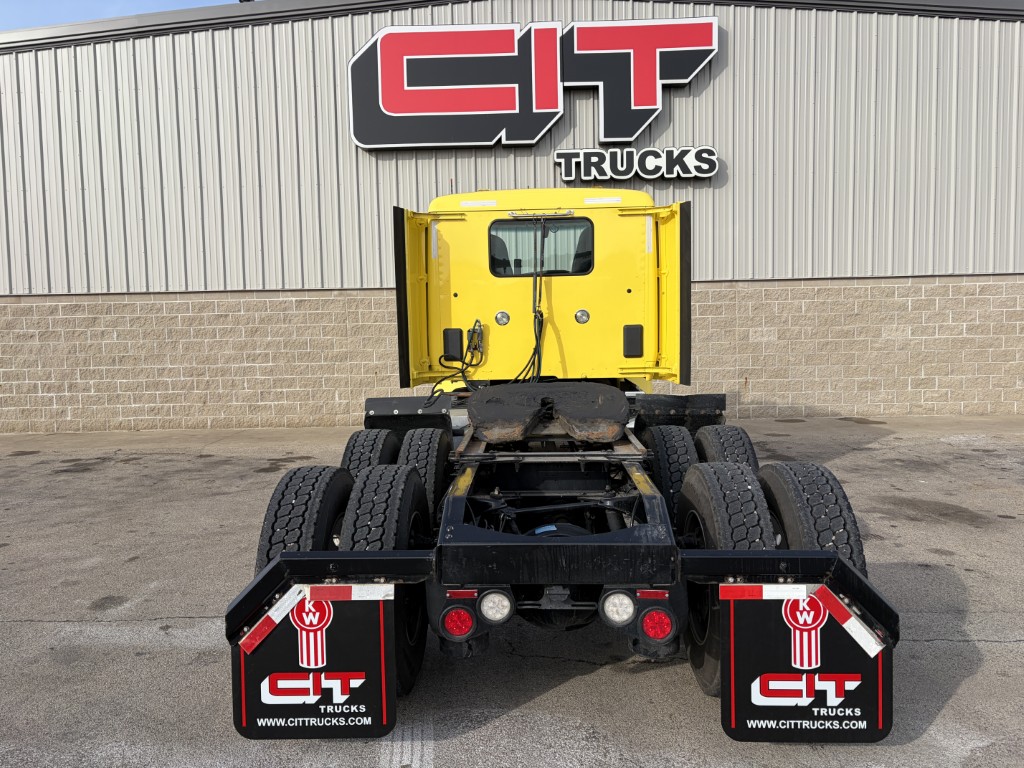 2021 PETERBILT 579 - image 5 of 6