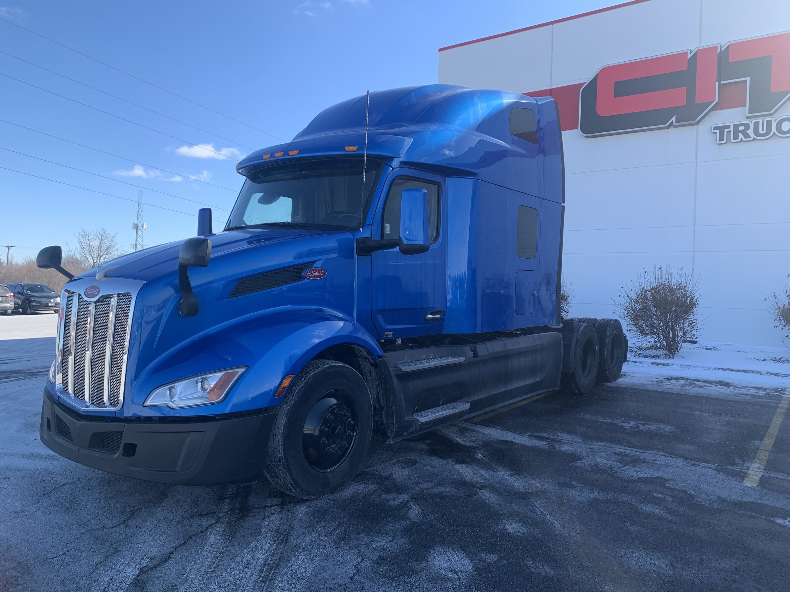 2023 PETERBILT 579 - image 1 of 6