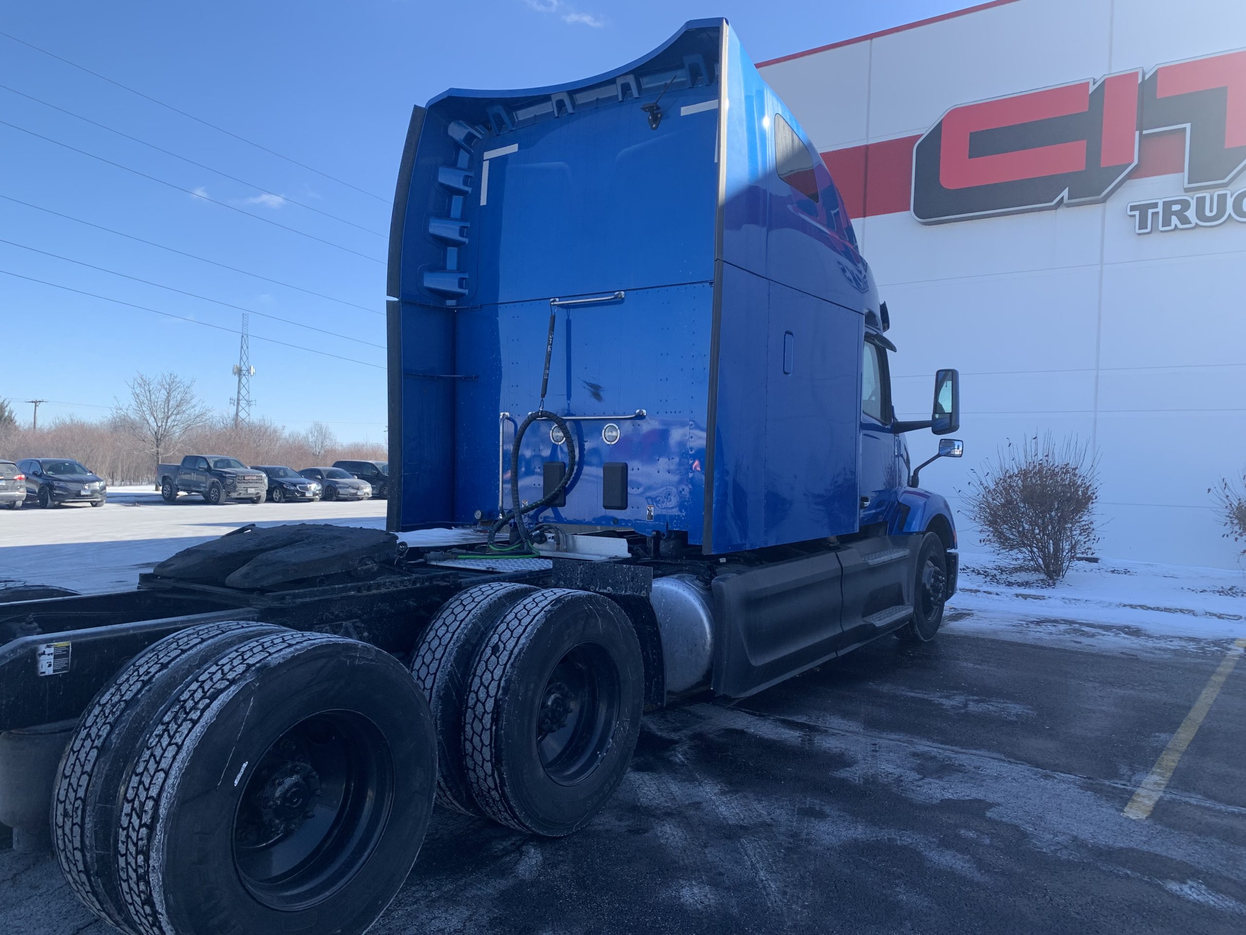 2023 PETERBILT 579 - image 5 of 6