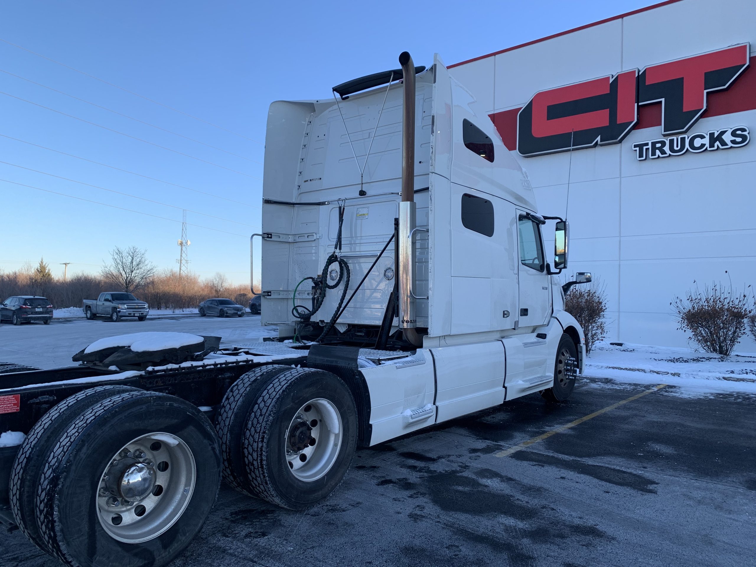 2022 VOLVO VNL760 - image 5 of 6