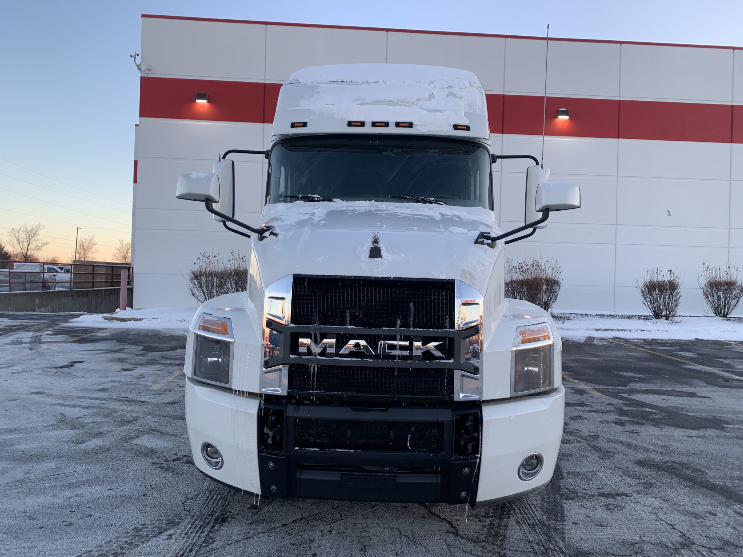 2023 MACK ANTHEM - image 2 of 6