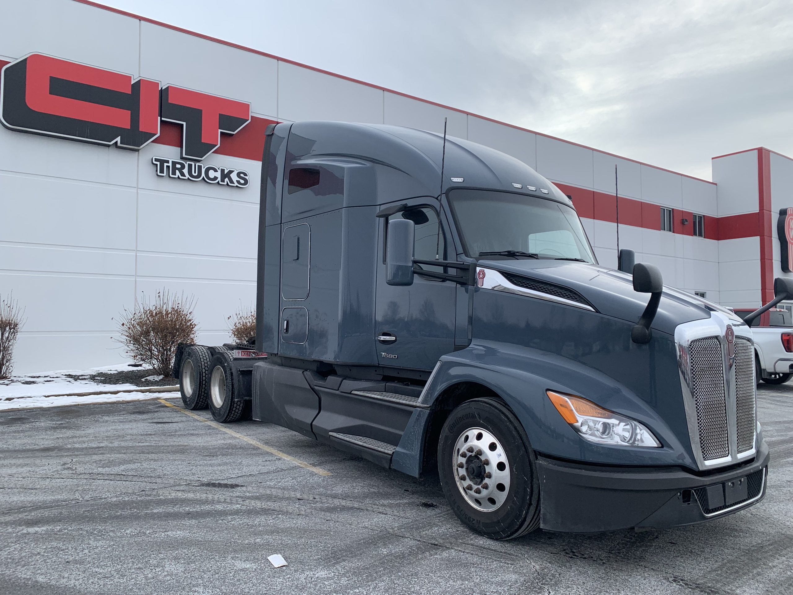 2023 KENWORTH T680 - image 4 of 6