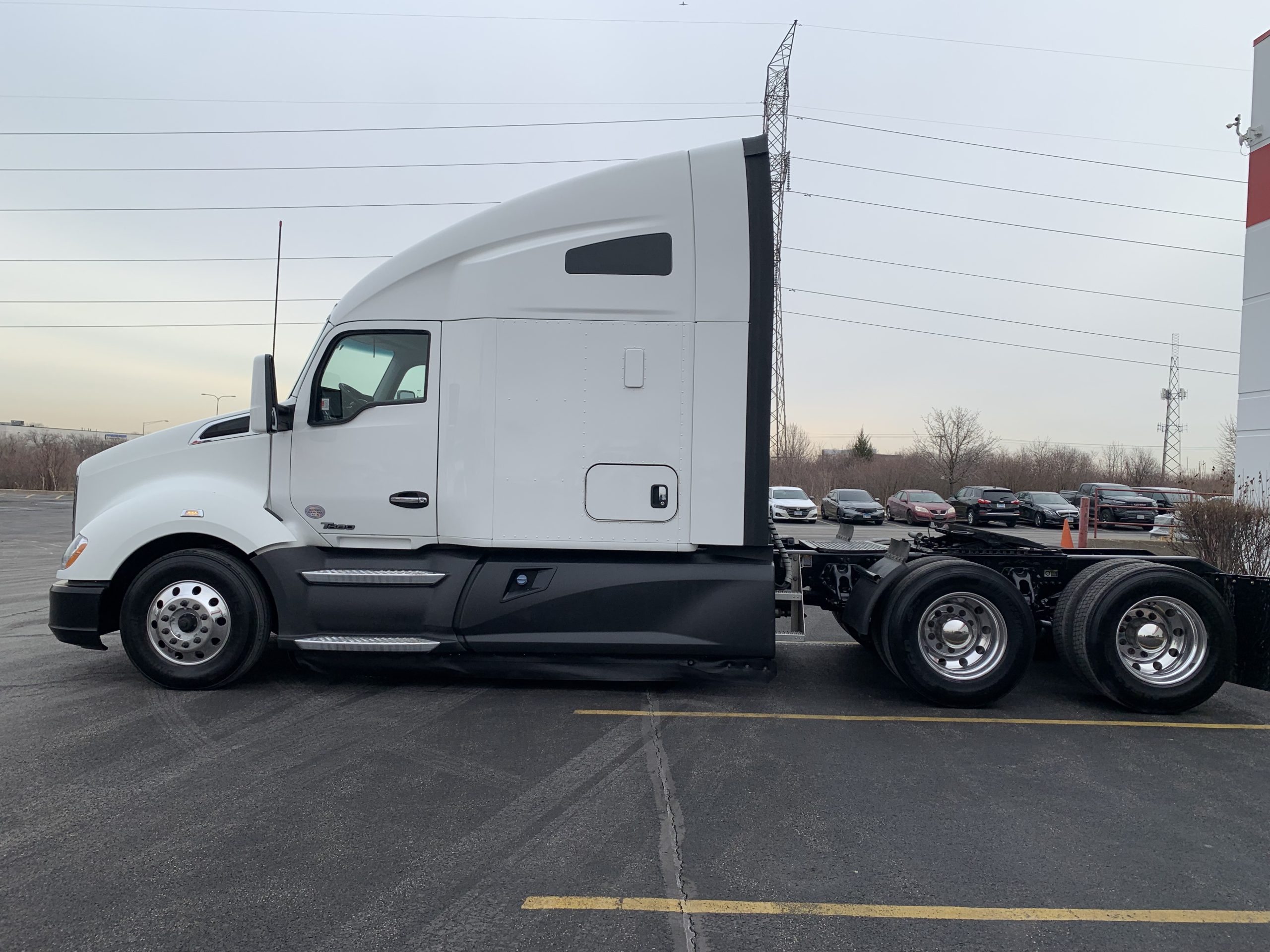 2023 KENWORTH T680 - image 5 of 6