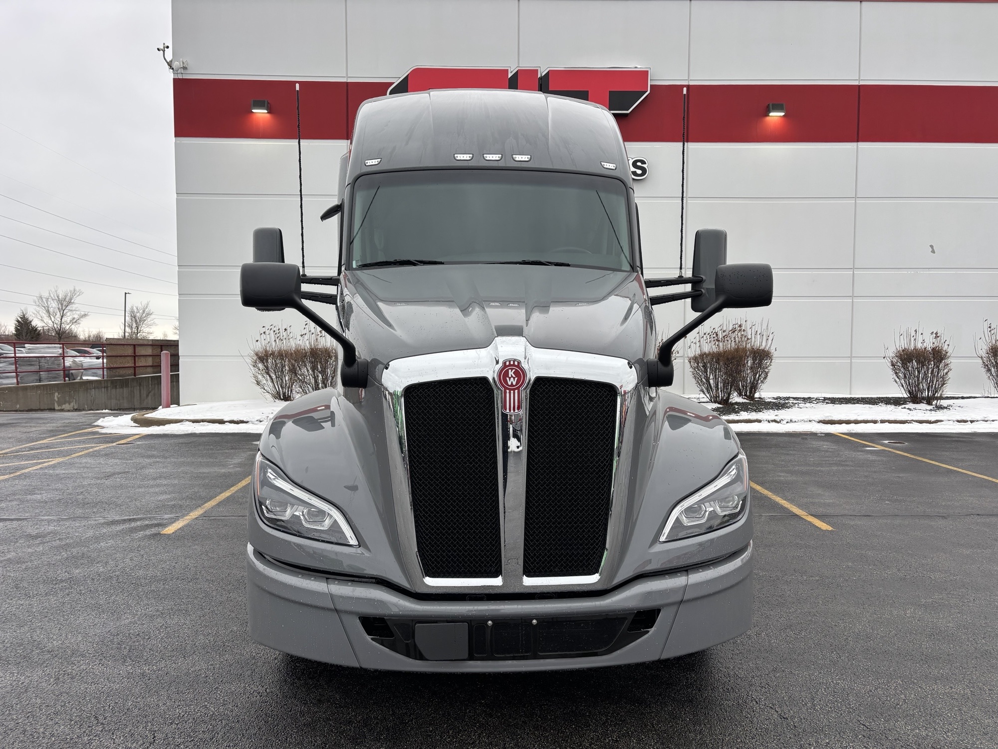 2026 KENWORTH T680 - image 3 of 6