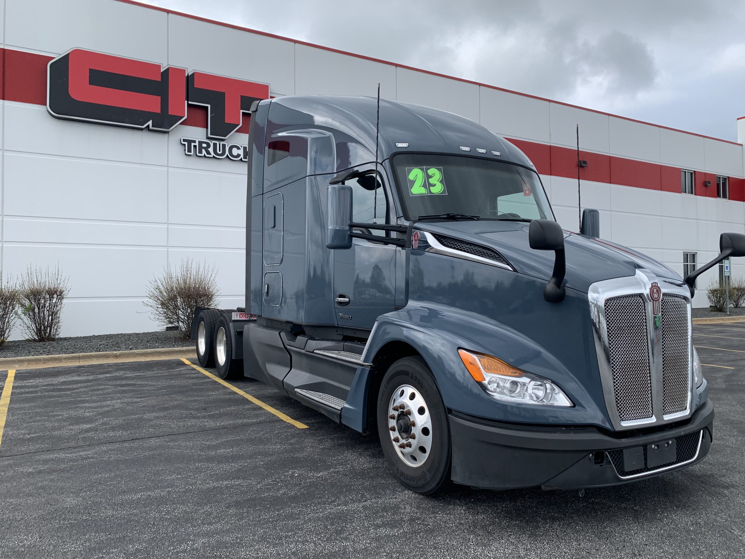 2023 Kenworth T680 - image 3