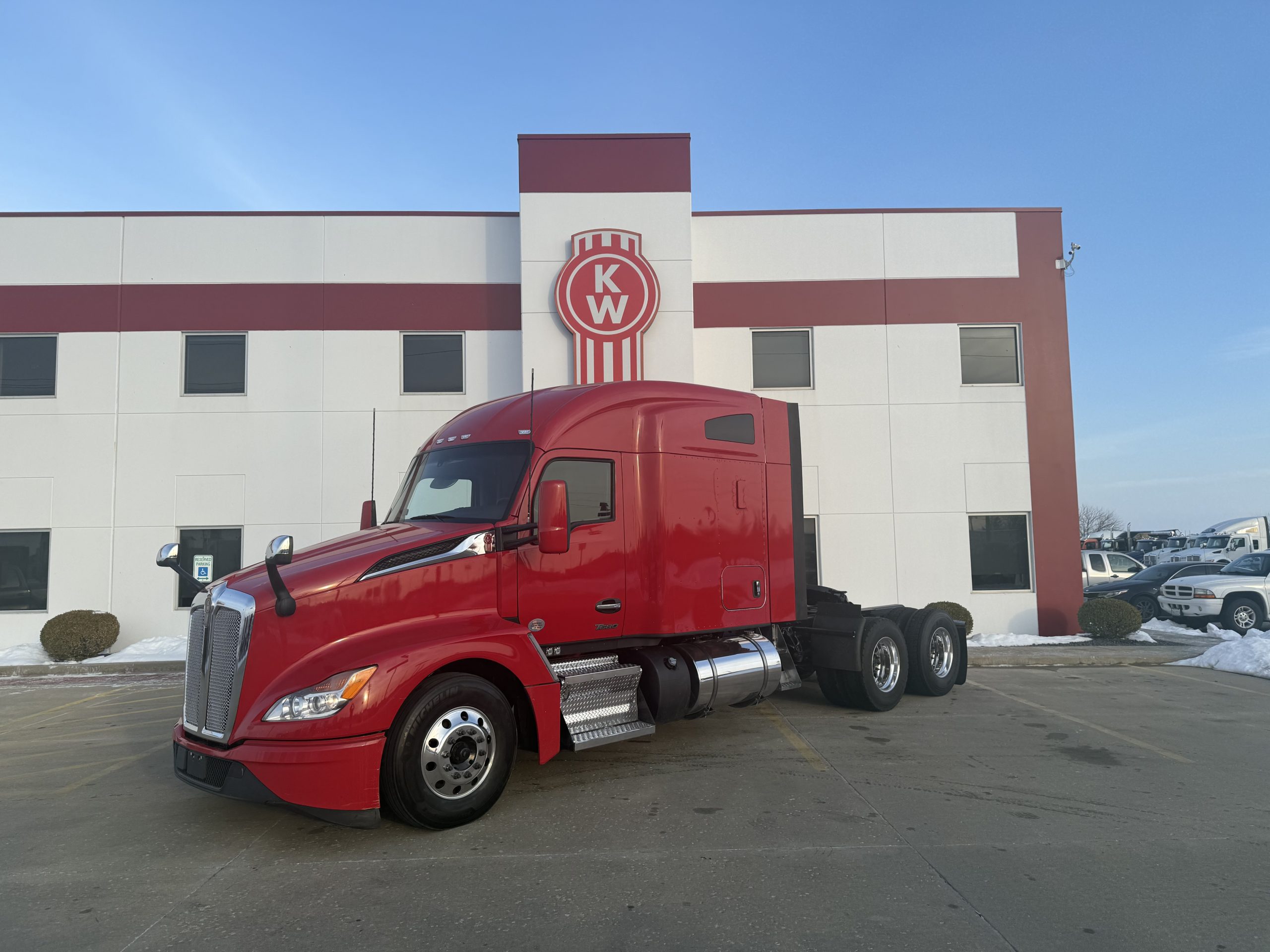 2022 KENWORTH T680 - image 1 of 6