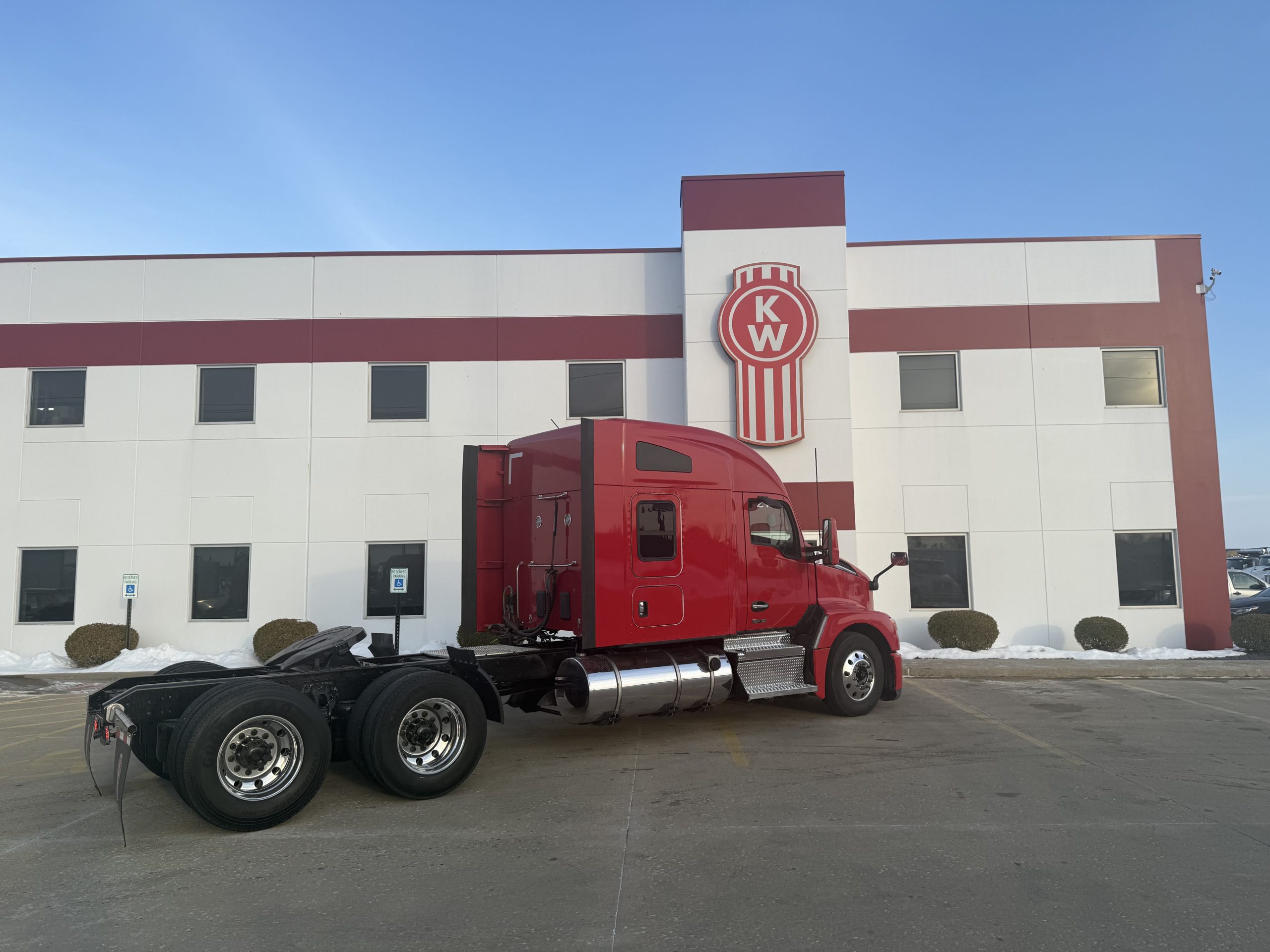 2022 KENWORTH T680 - image 5 of 6