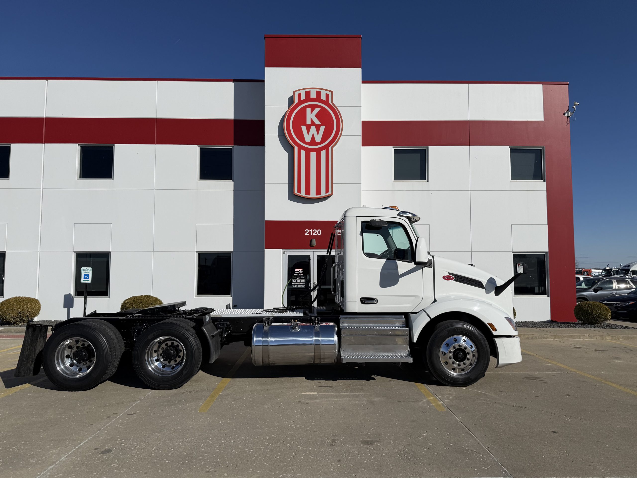 2023 Peterbilt - image 4