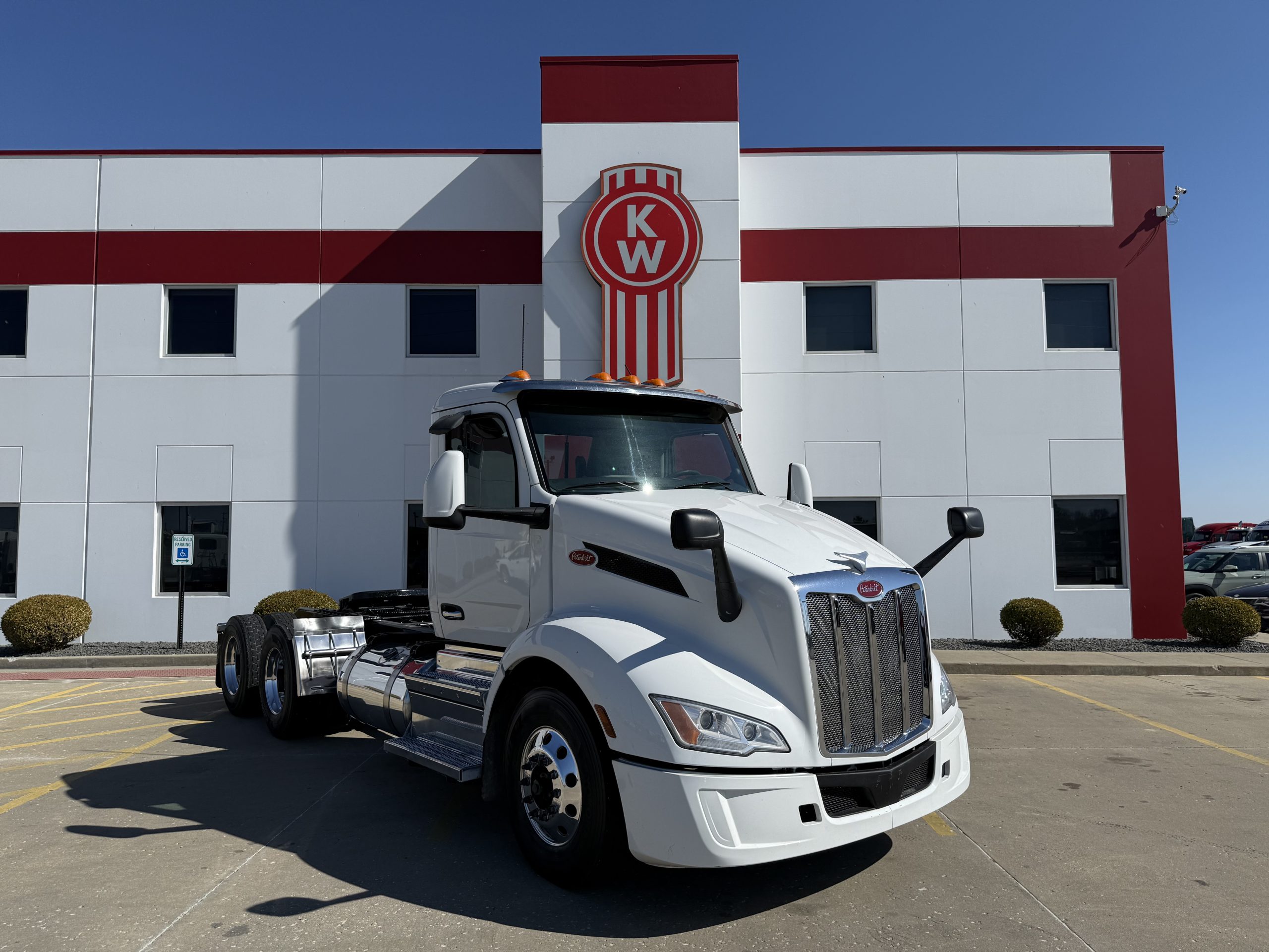 2023 Peterbilt - image 3