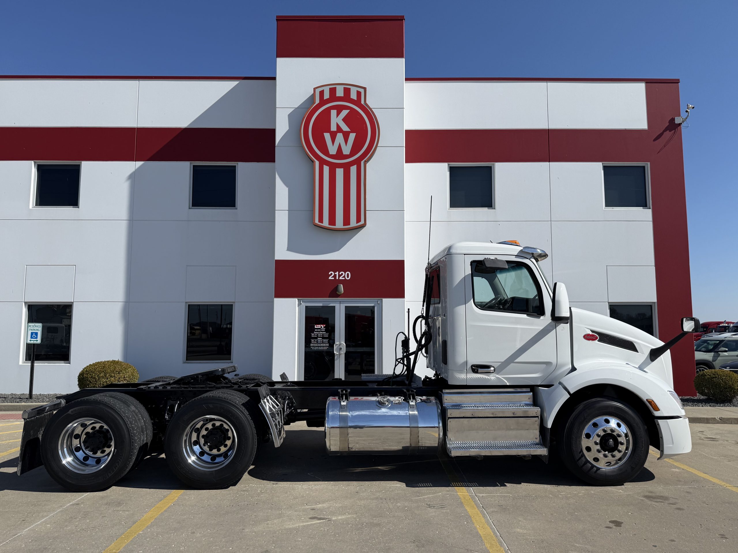 2023 Peterbilt - image 4