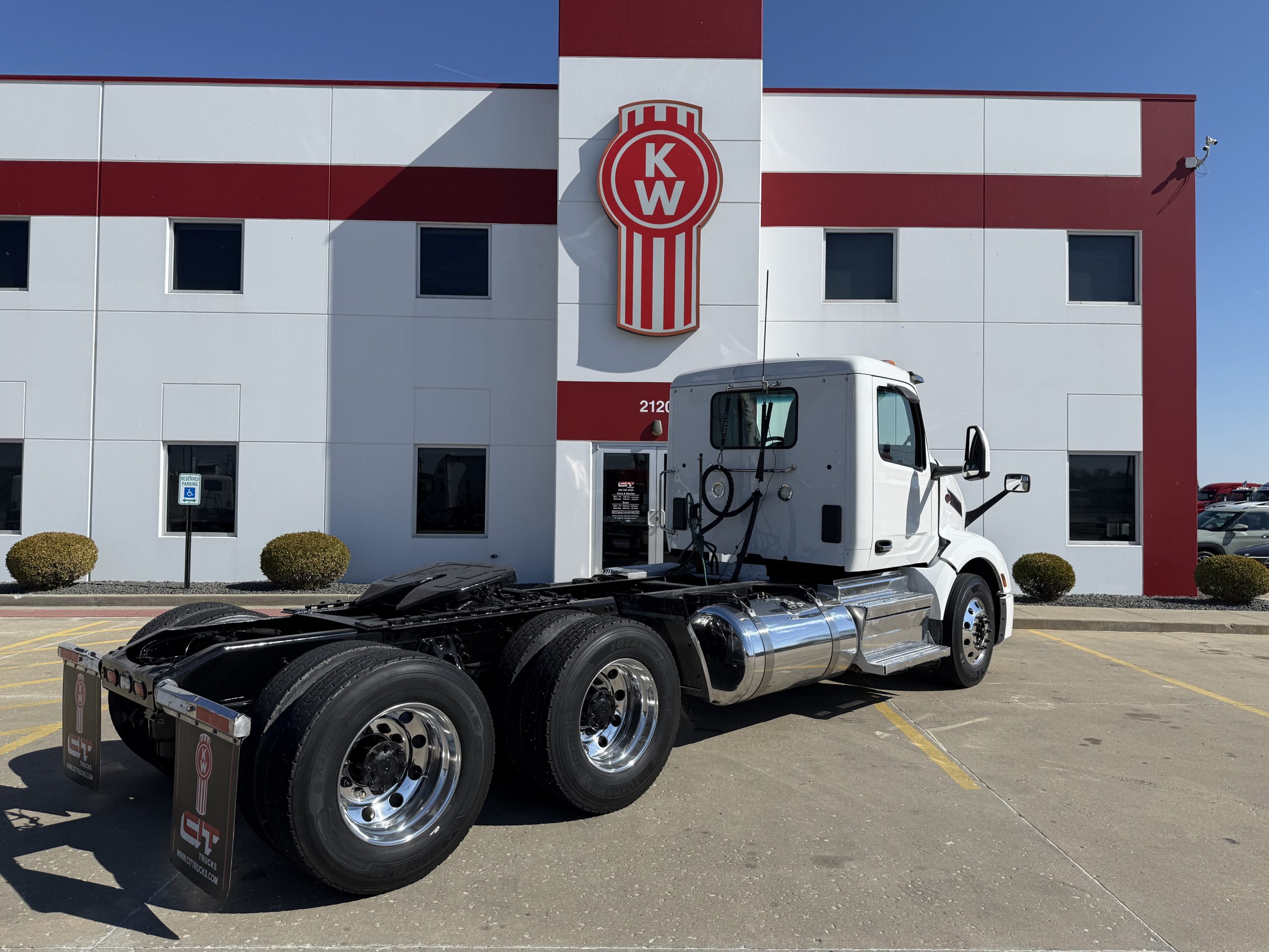 2023 Peterbilt - image 5
