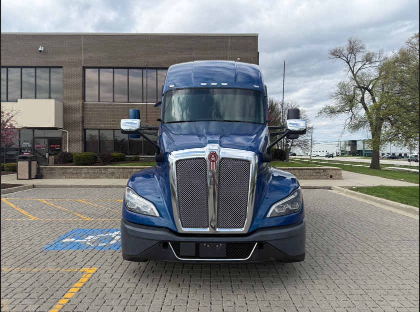 2022 Kenworth T680 - image 2