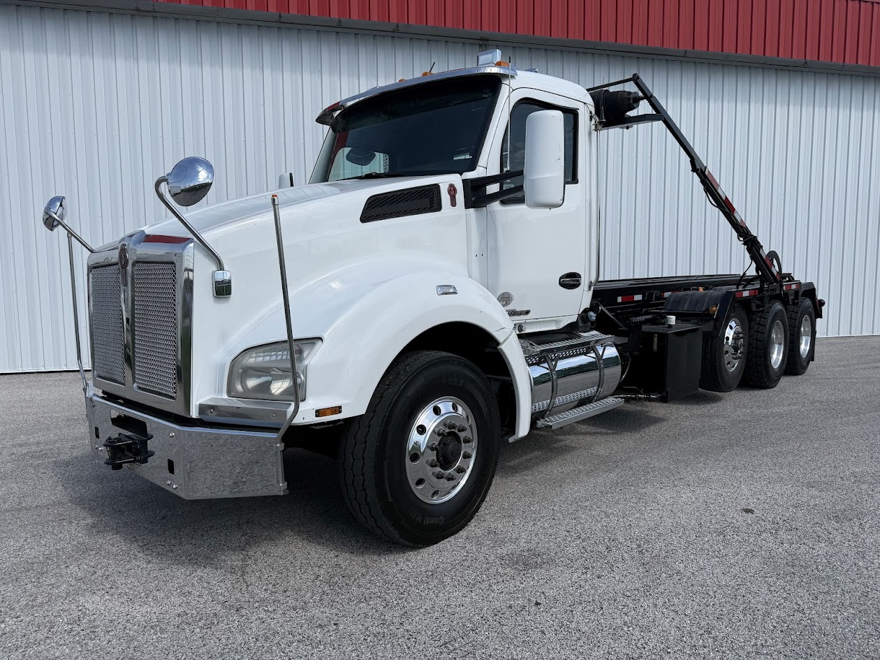 2020 Kenworth T880 - image 1