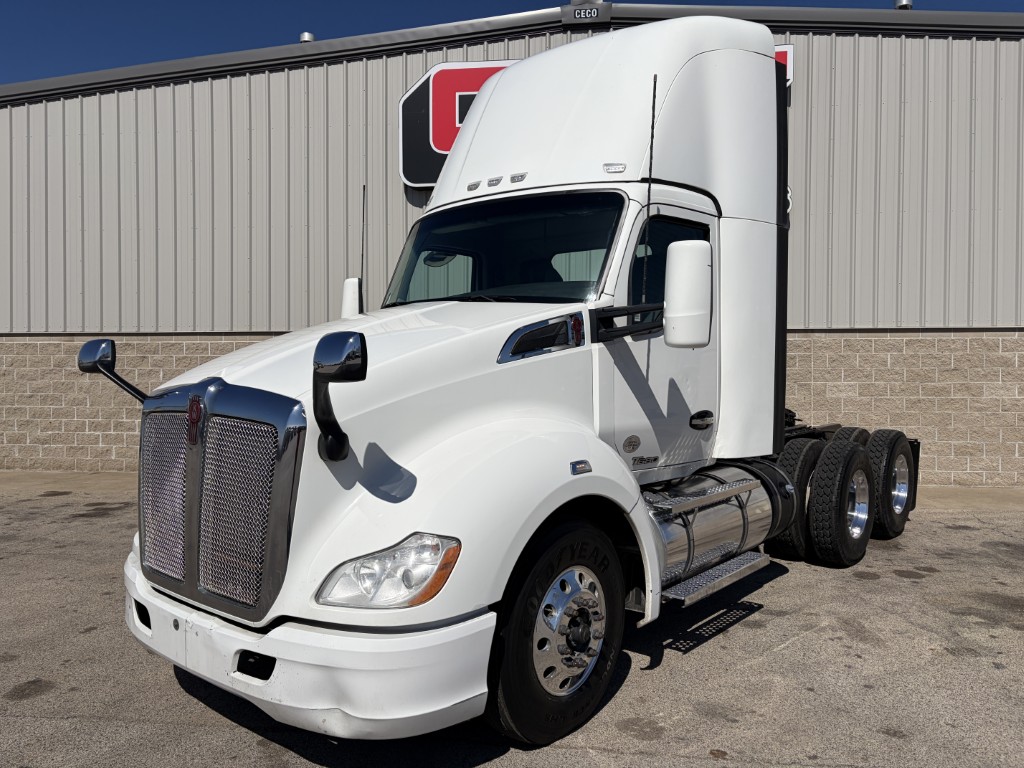 2021 Kenworth T680 - image 1