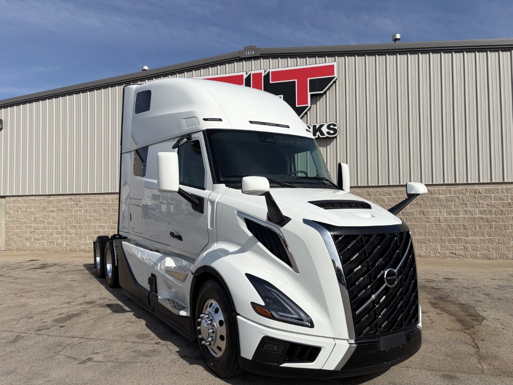 2027 Volvo VNL 860 - image 3