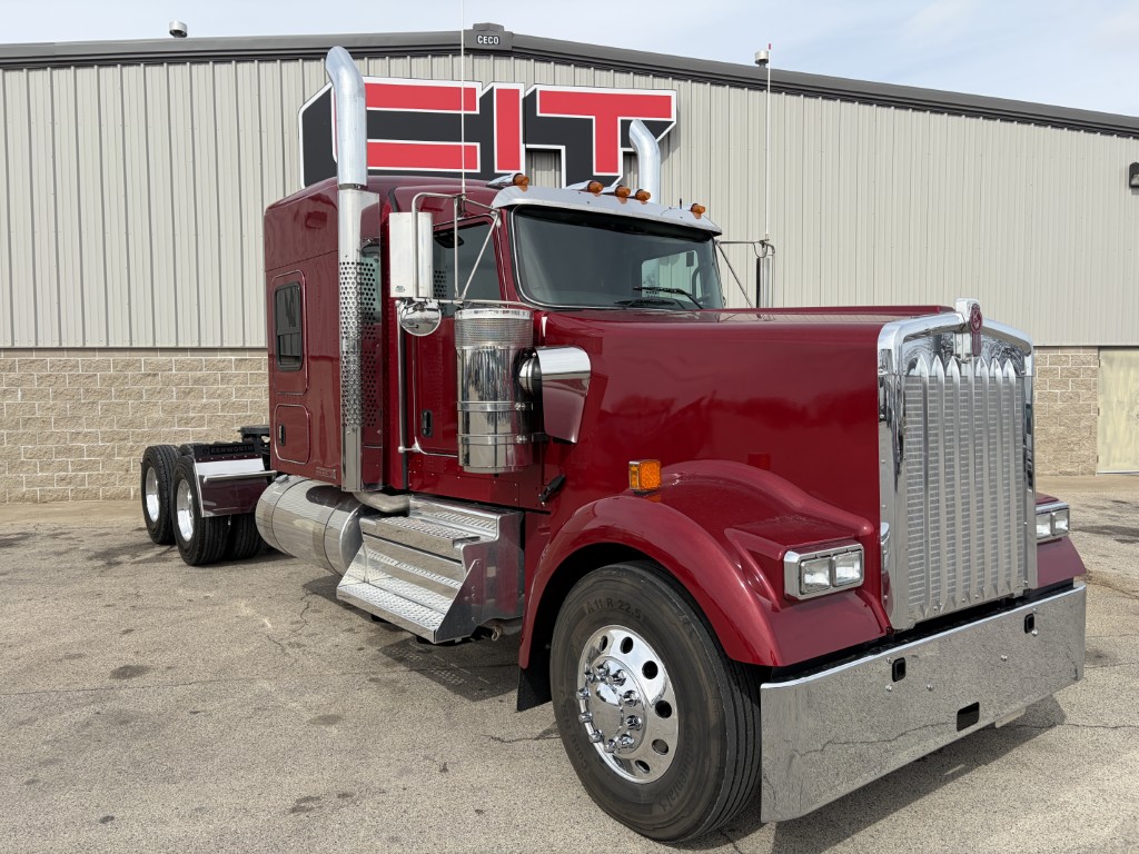 2027 Kenworth W900 - image 3