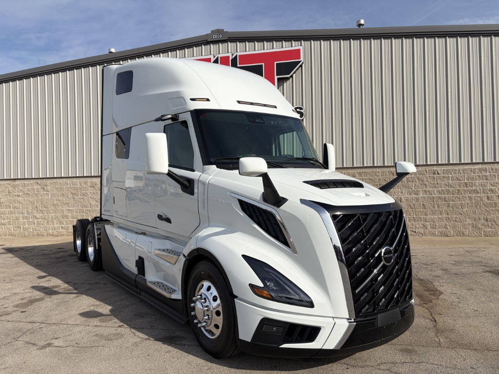 2027 Volvo VNL 860 - image 3