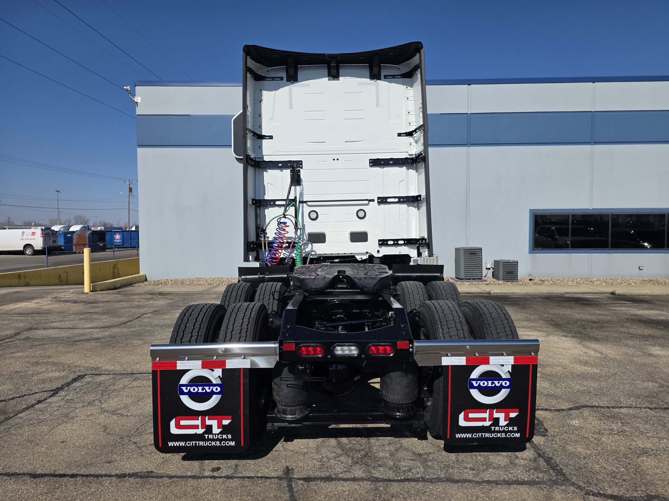 2027 VOLVO D13 - image 6 of 6