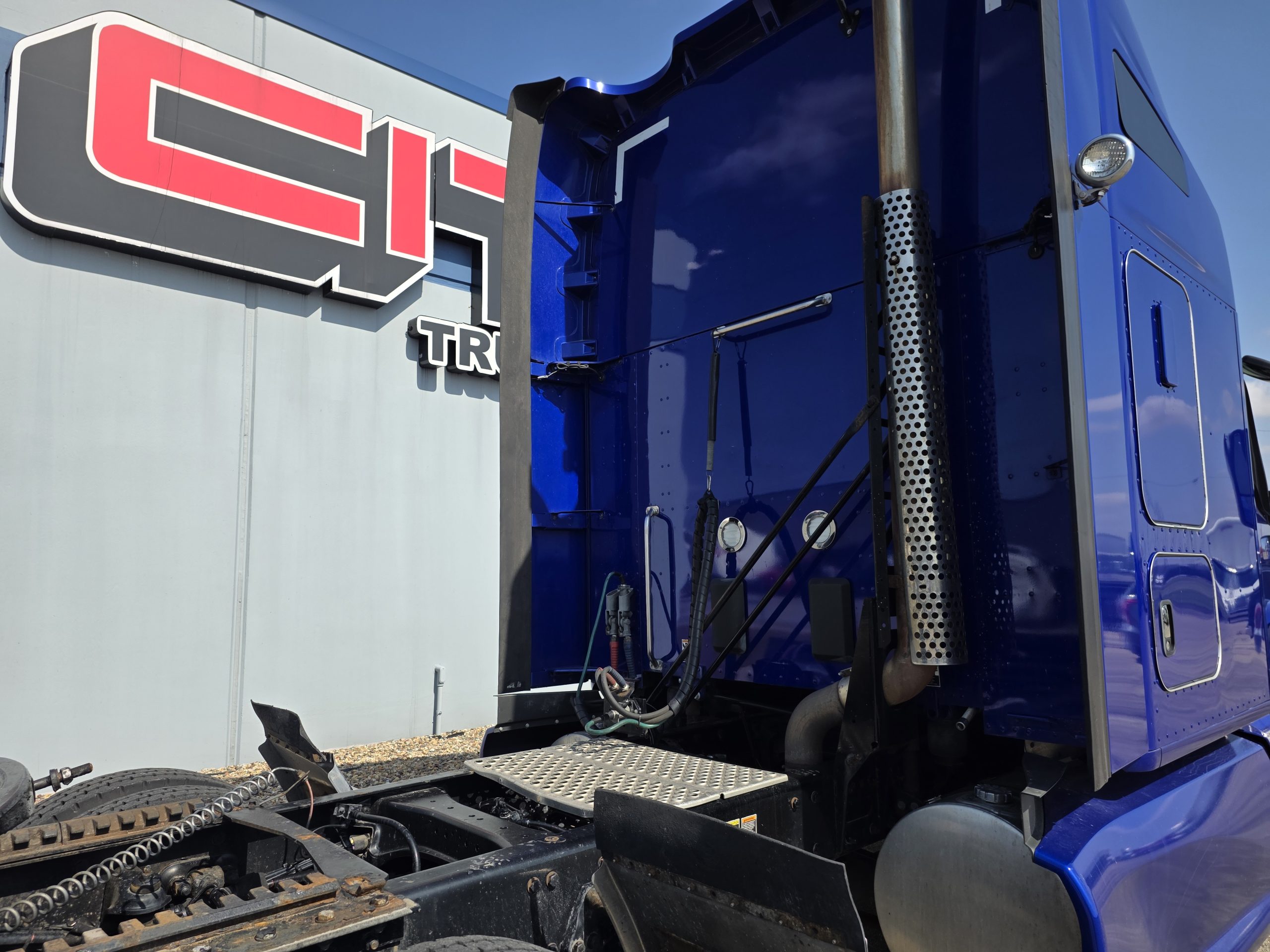 2020 Kenworth T680 - image 5