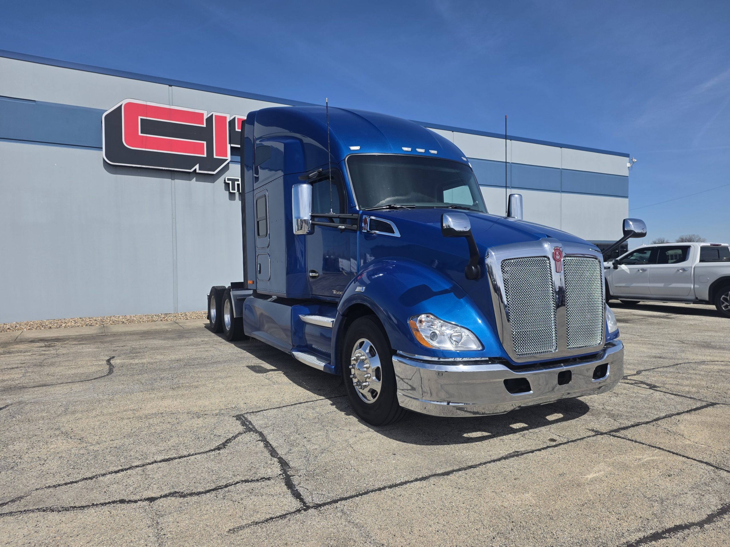 2019 Kenworth T680 - image 3