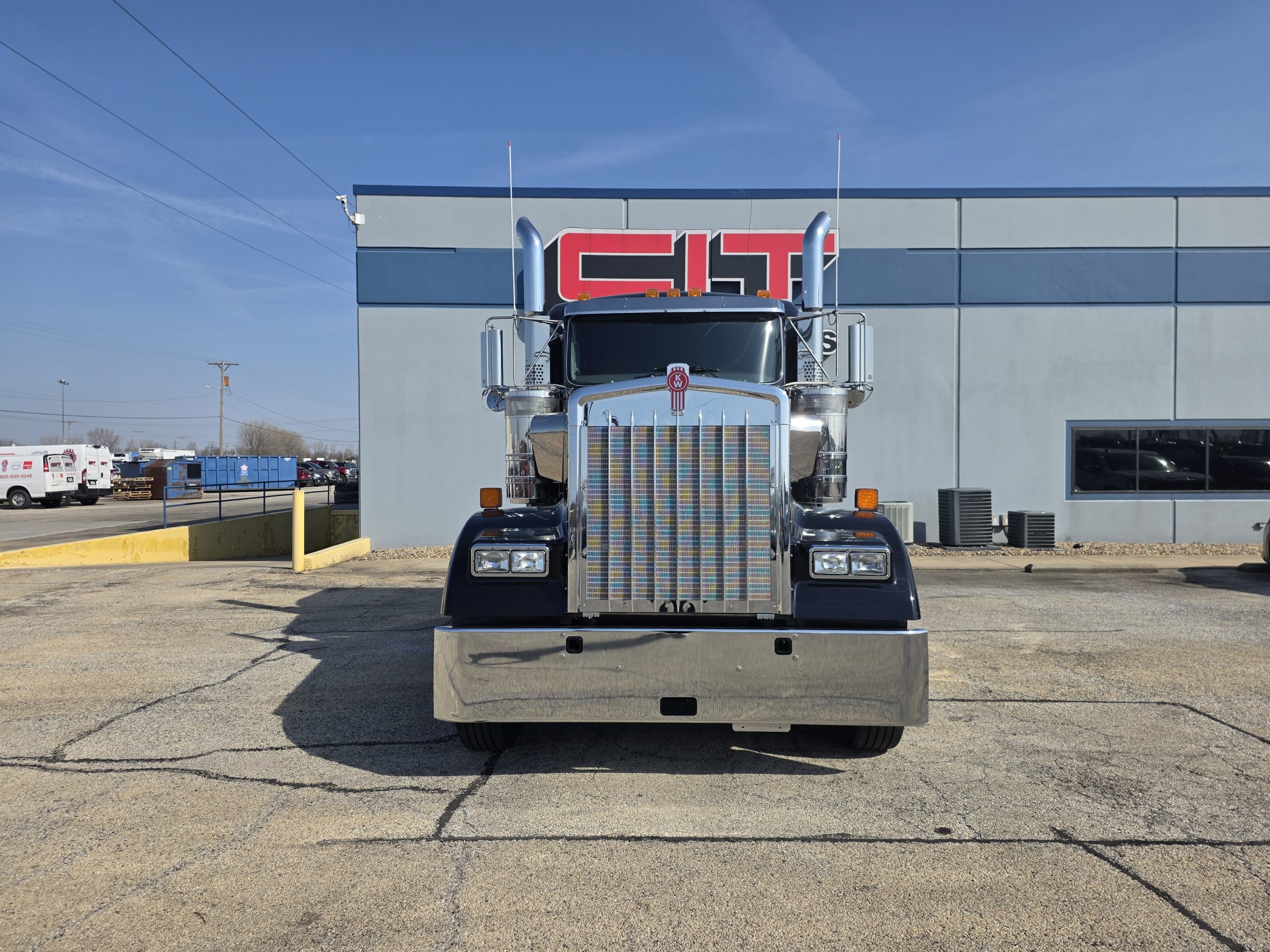 2027 KENWORTH W900L - image 2 of 6