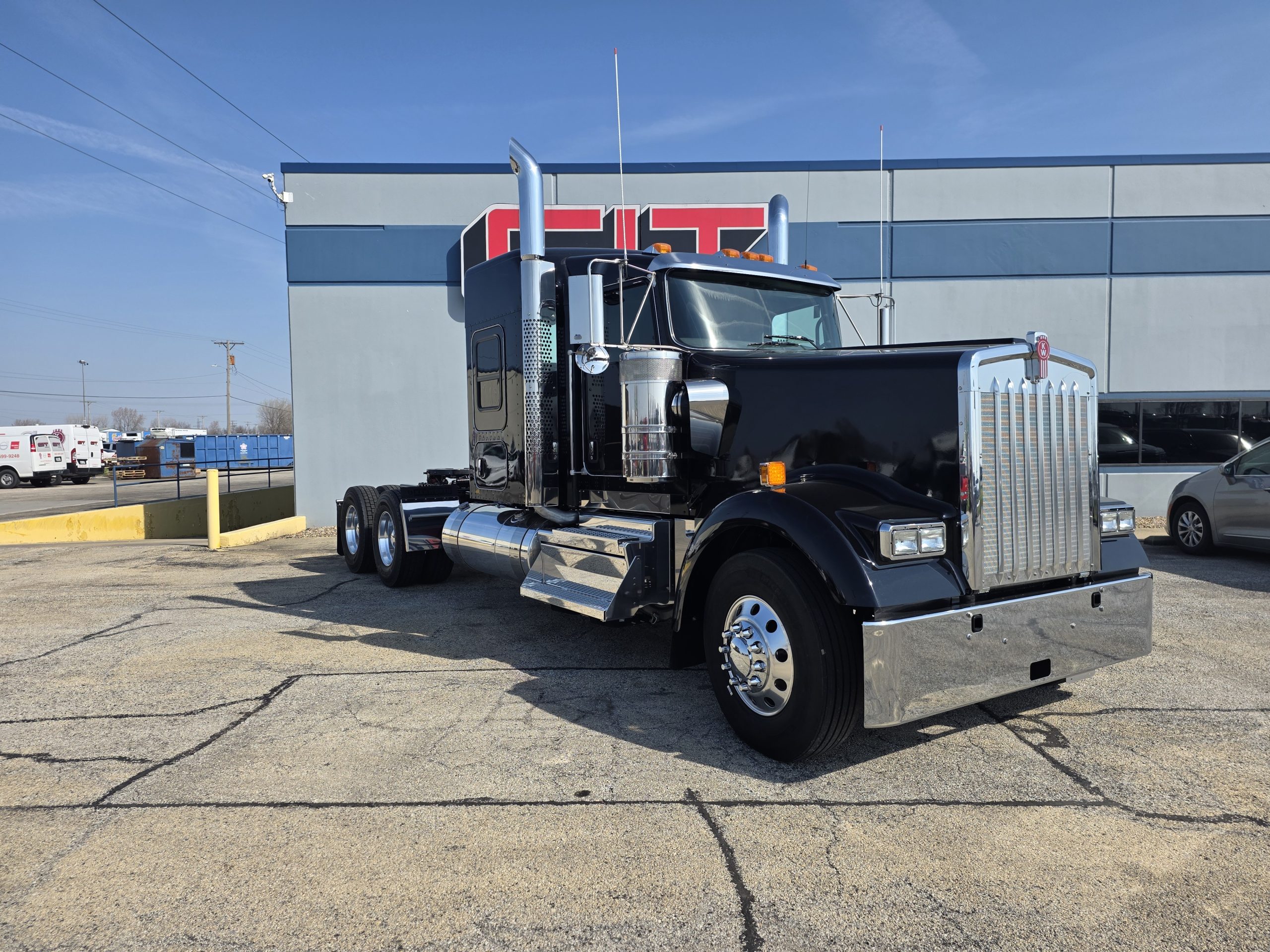 2027 KENWORTH W900L - image 3 of 6