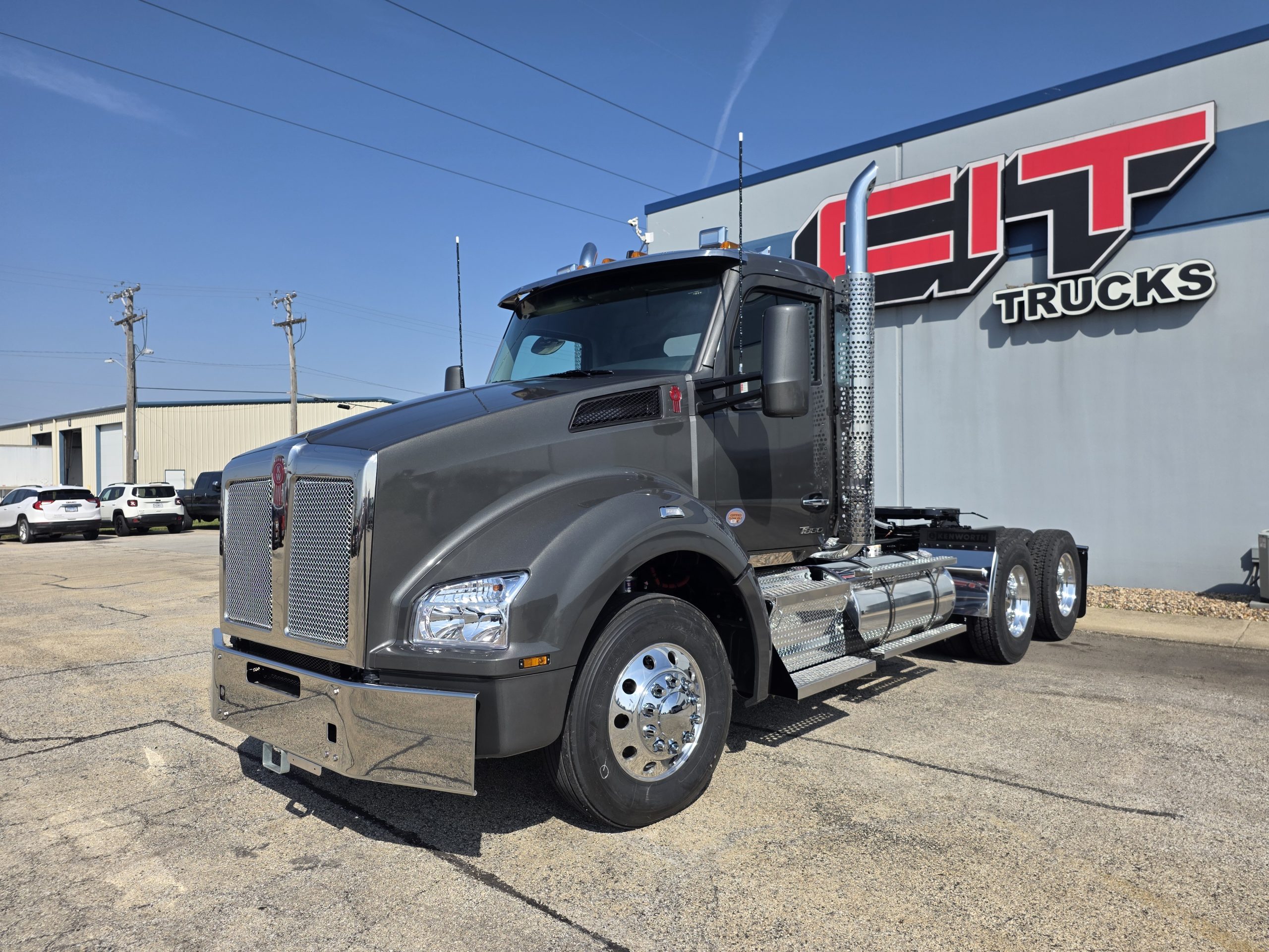 2027 KENWORTH T880 - image 1 of 6