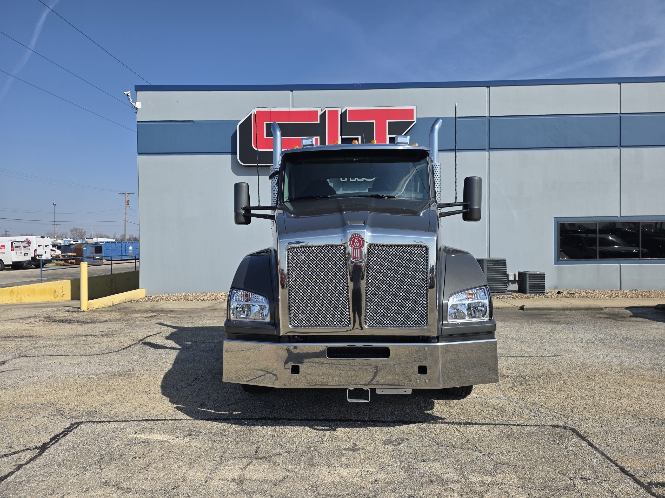 2027 KENWORTH T880 - image 2 of 6
