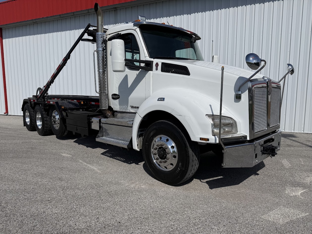 2020 Kenworth T880 - image 2