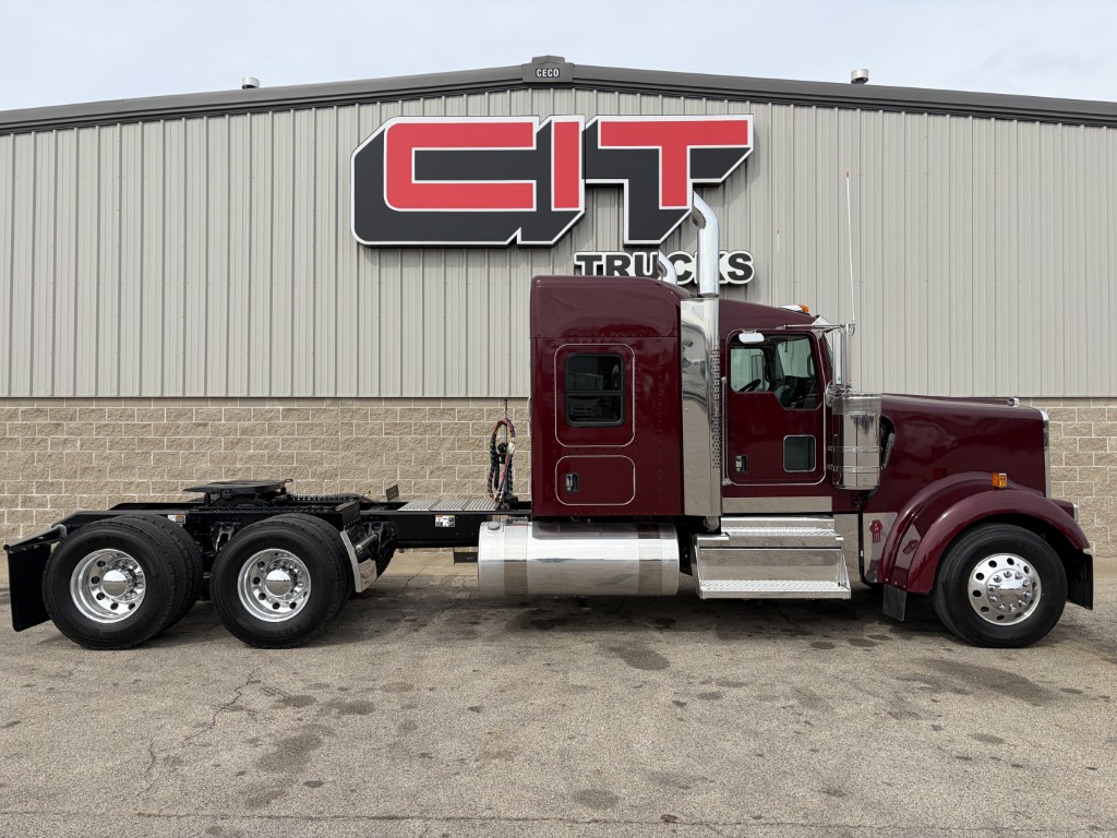 2027 Kenworth W900 - image 4
