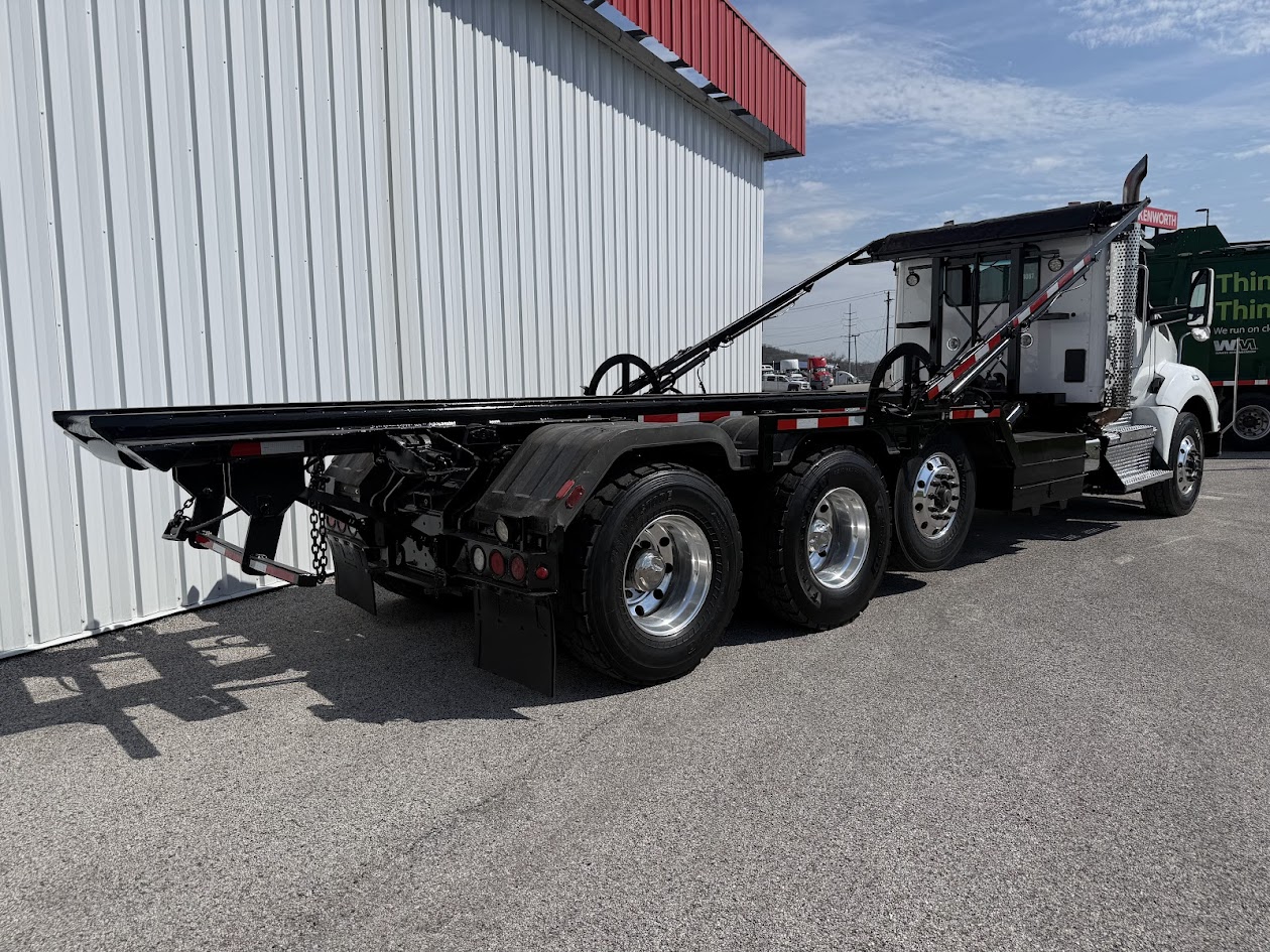 2020 Kenworth T880 - image 4