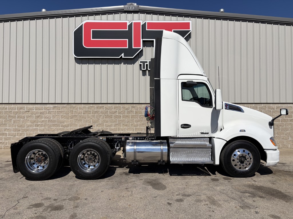 2021 Kenworth T680 - image 4