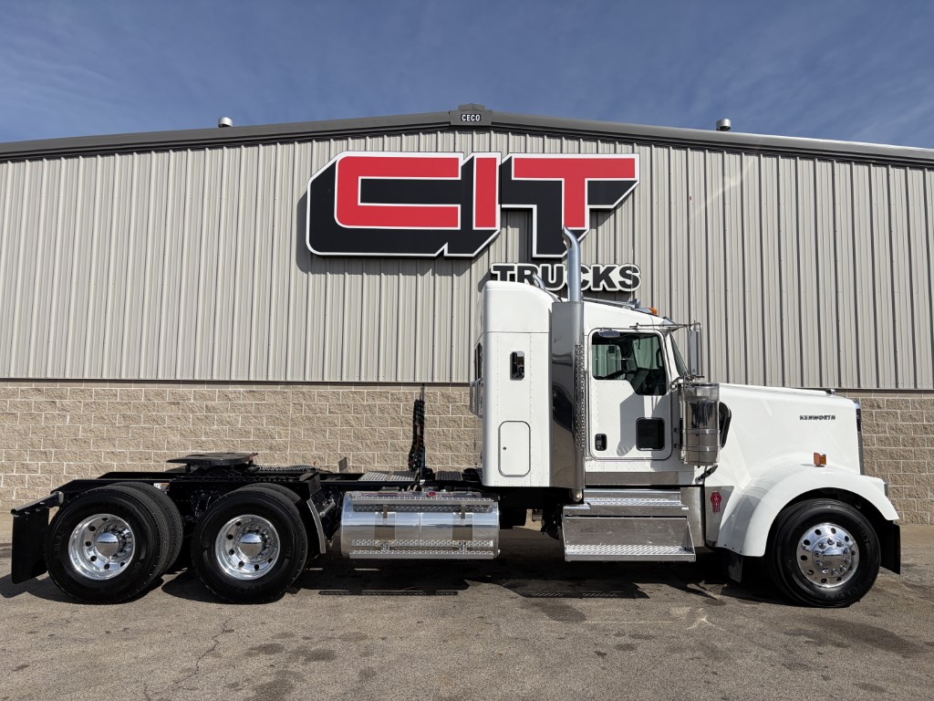 2027 Kenworth W900 - image 4