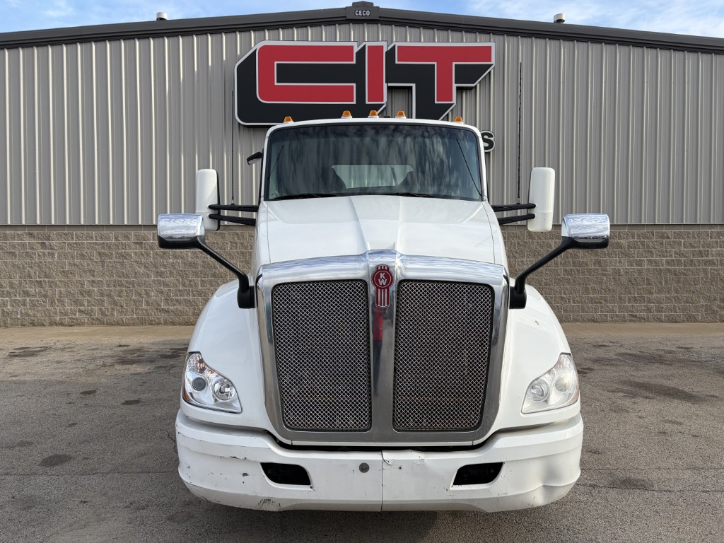 2021 KENWORTH T680 - image 2 of 6