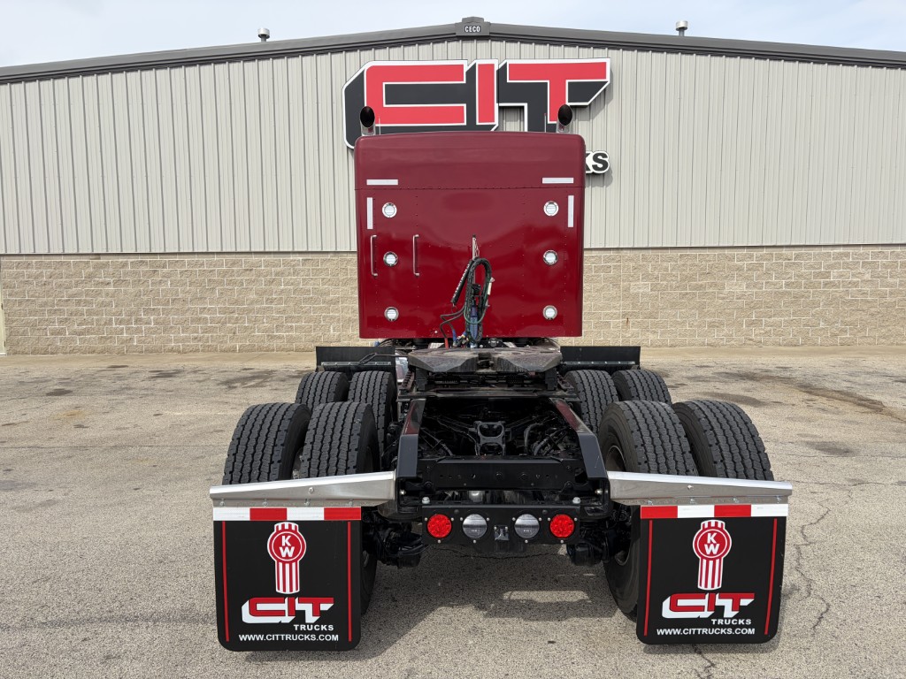 2027 Kenworth W900 - image 5