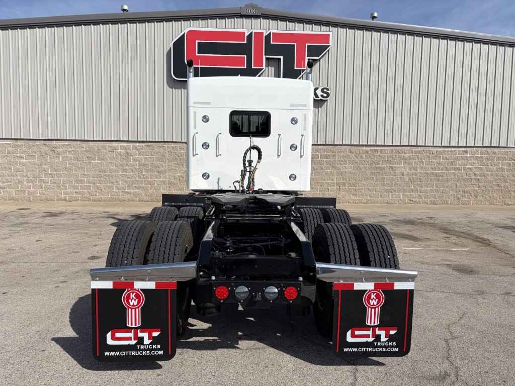 2027 Kenworth W900 - image 5