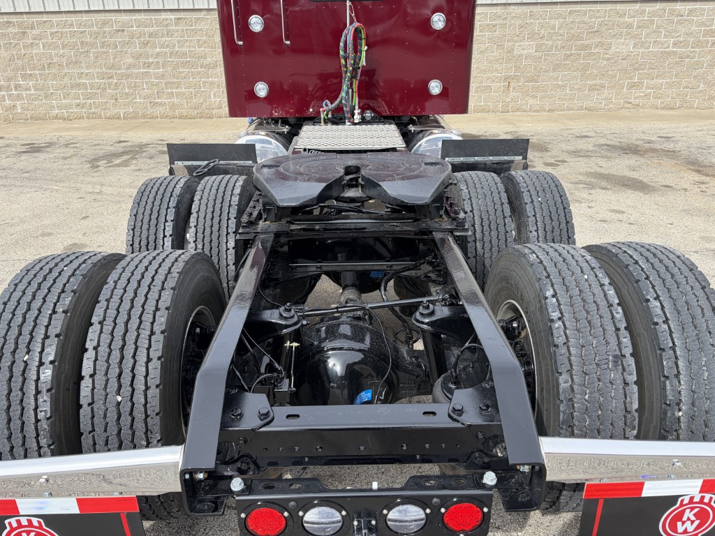 2027 Kenworth W900 - image 6