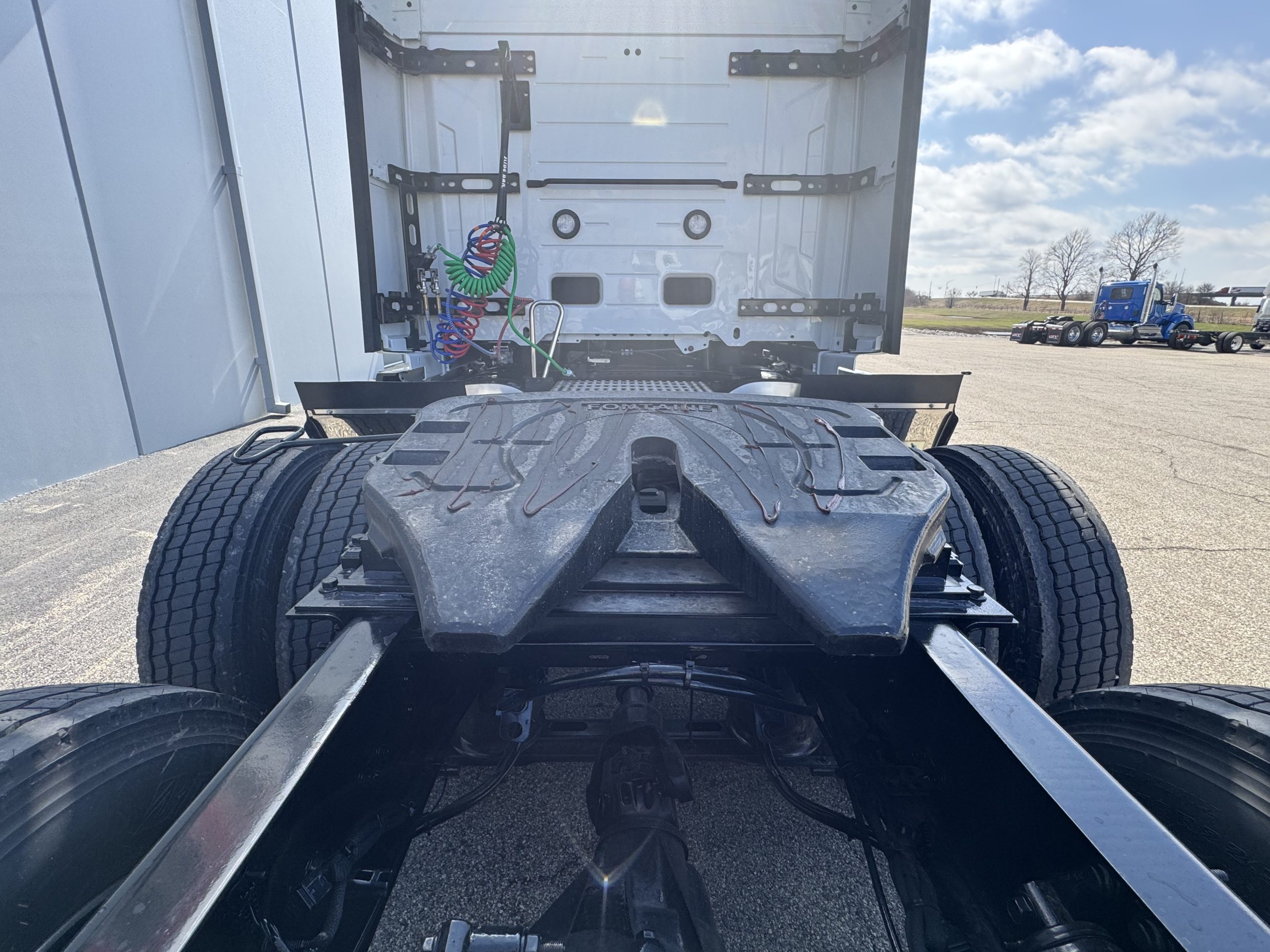 2027 VOLVO VNL860 2027 VOLVO VNL860 - image 6 of 6