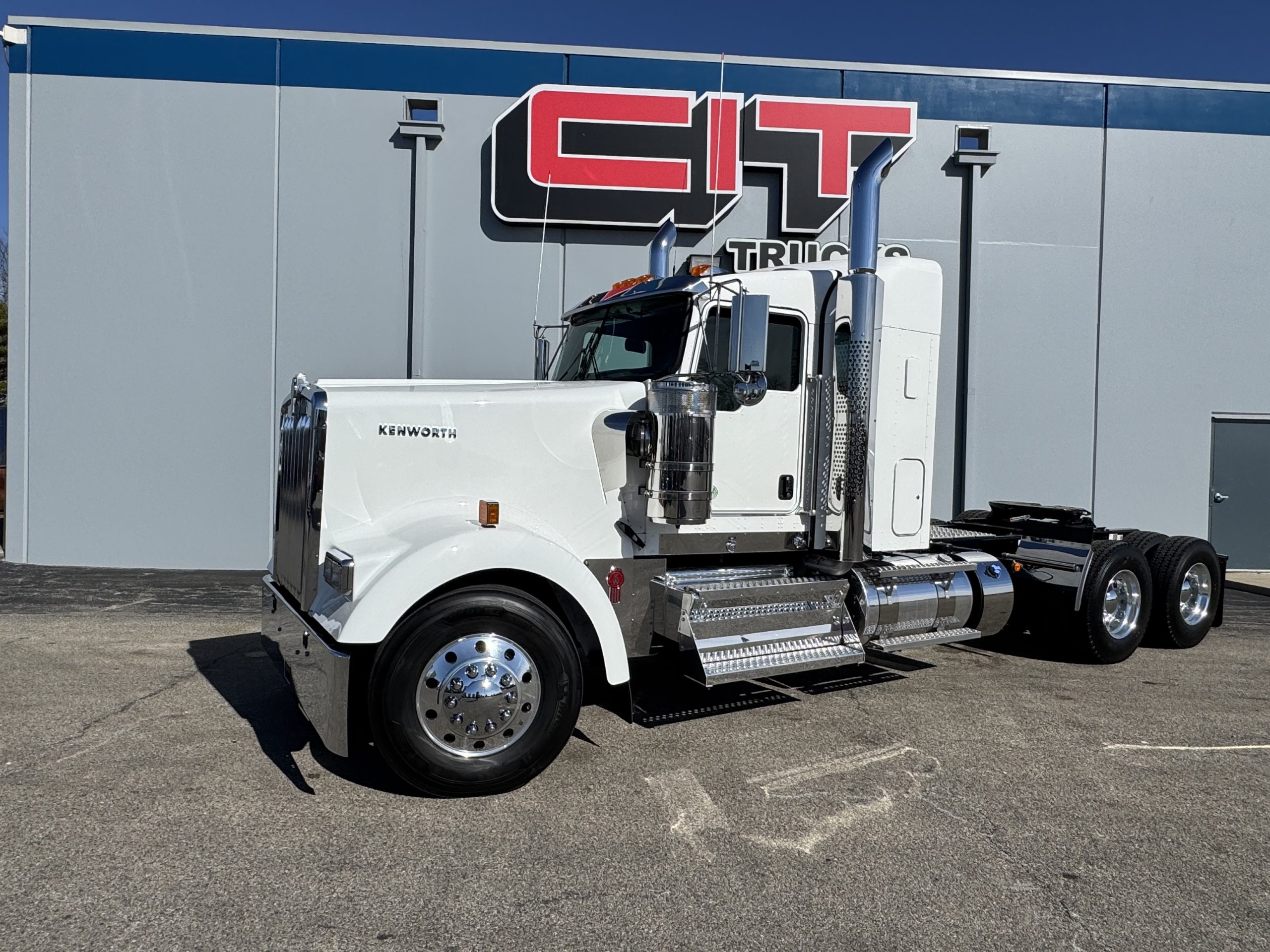2027 Kenworth W900 - image 1