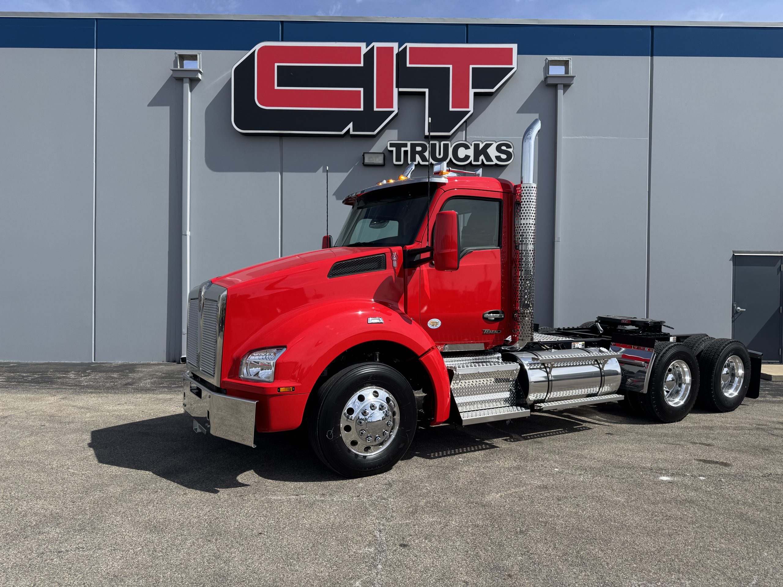 2027 Kenworth T880 - image 1