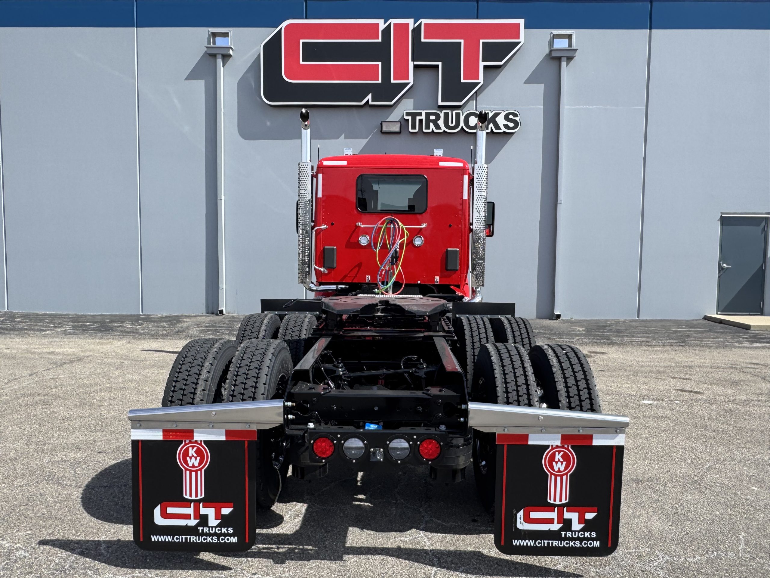 2027 Kenworth T880 - image 5