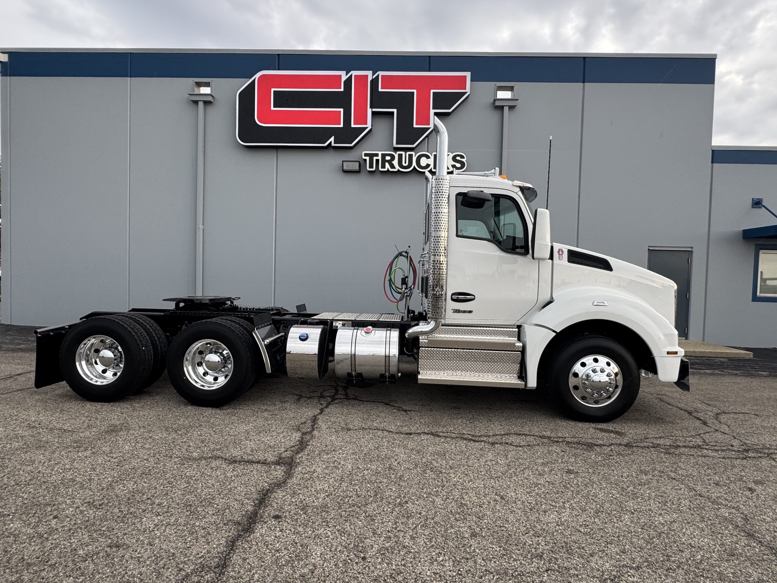 NEW 2027 KENWORTH T880 NEW 2027 KENWORTH T880 - image 6 of 6