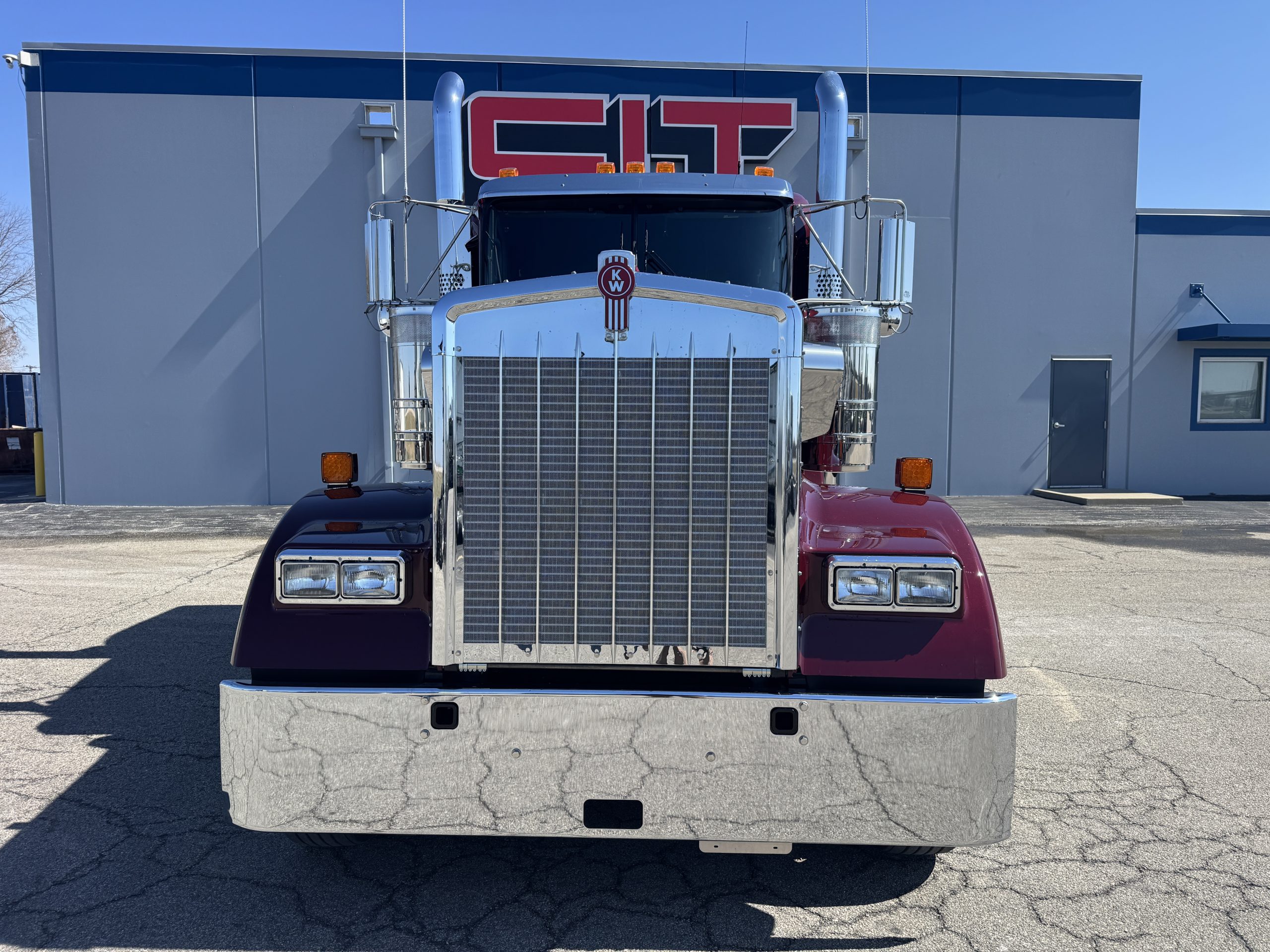 2027 Kenworth W900 - image 2