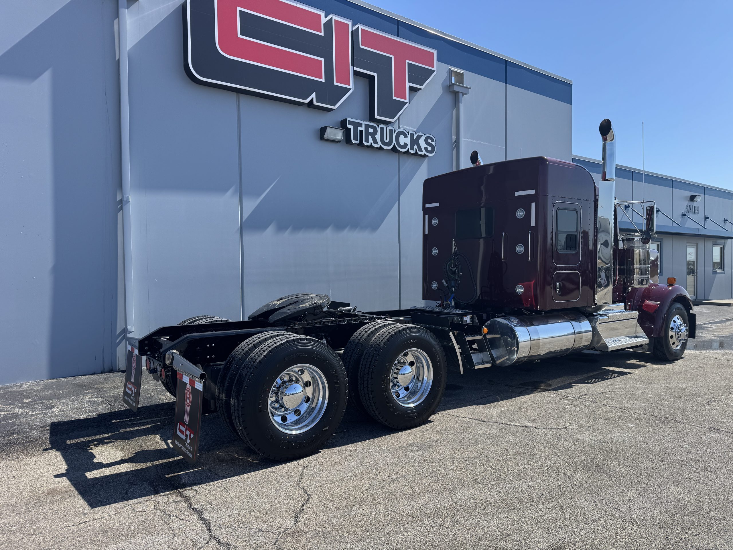 2027 Kenworth W900 - image 5