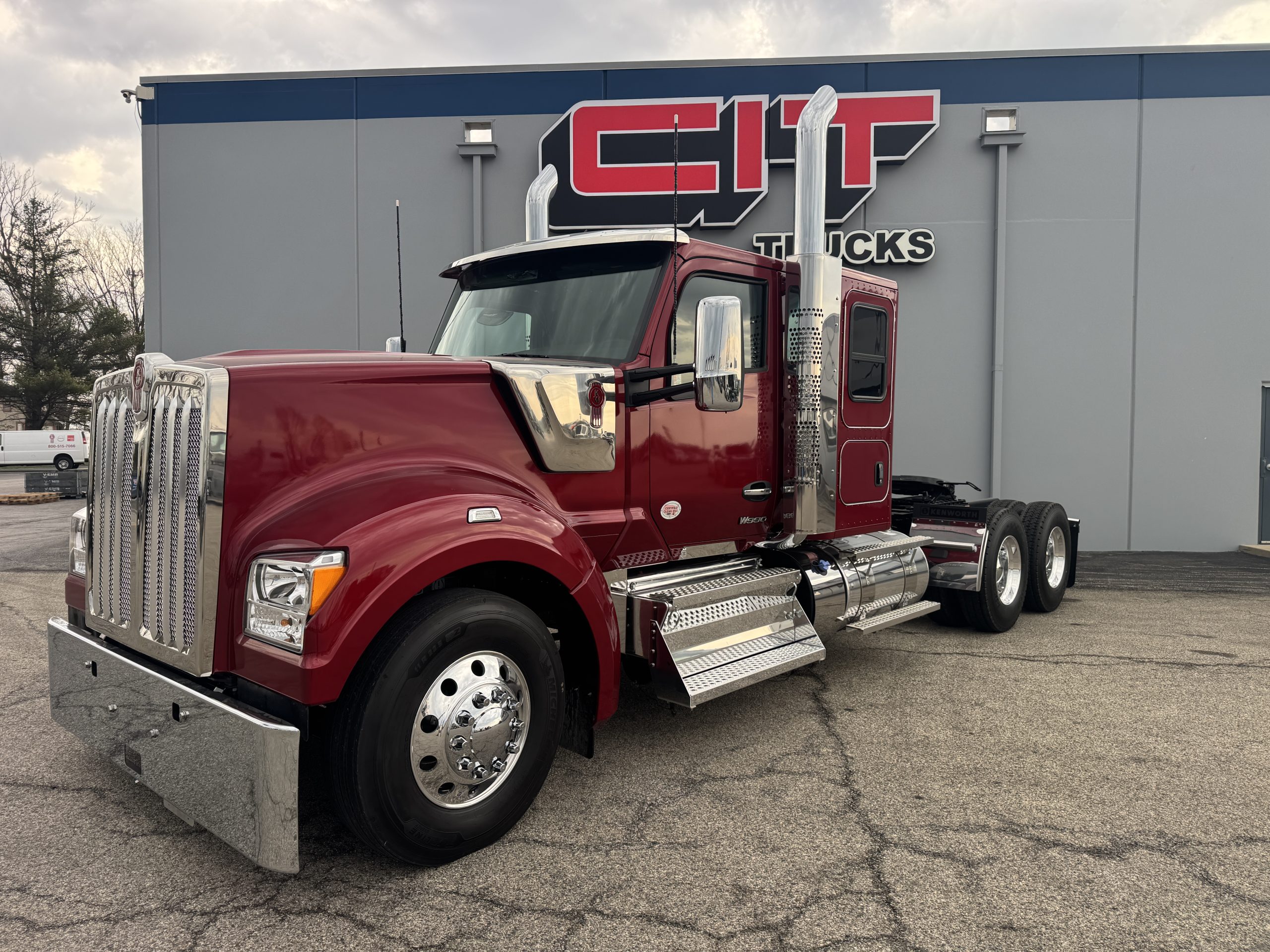 NEW 2027 KENWORTH W990 NEW 2027 KENWORTH W990 - image 1 of 6