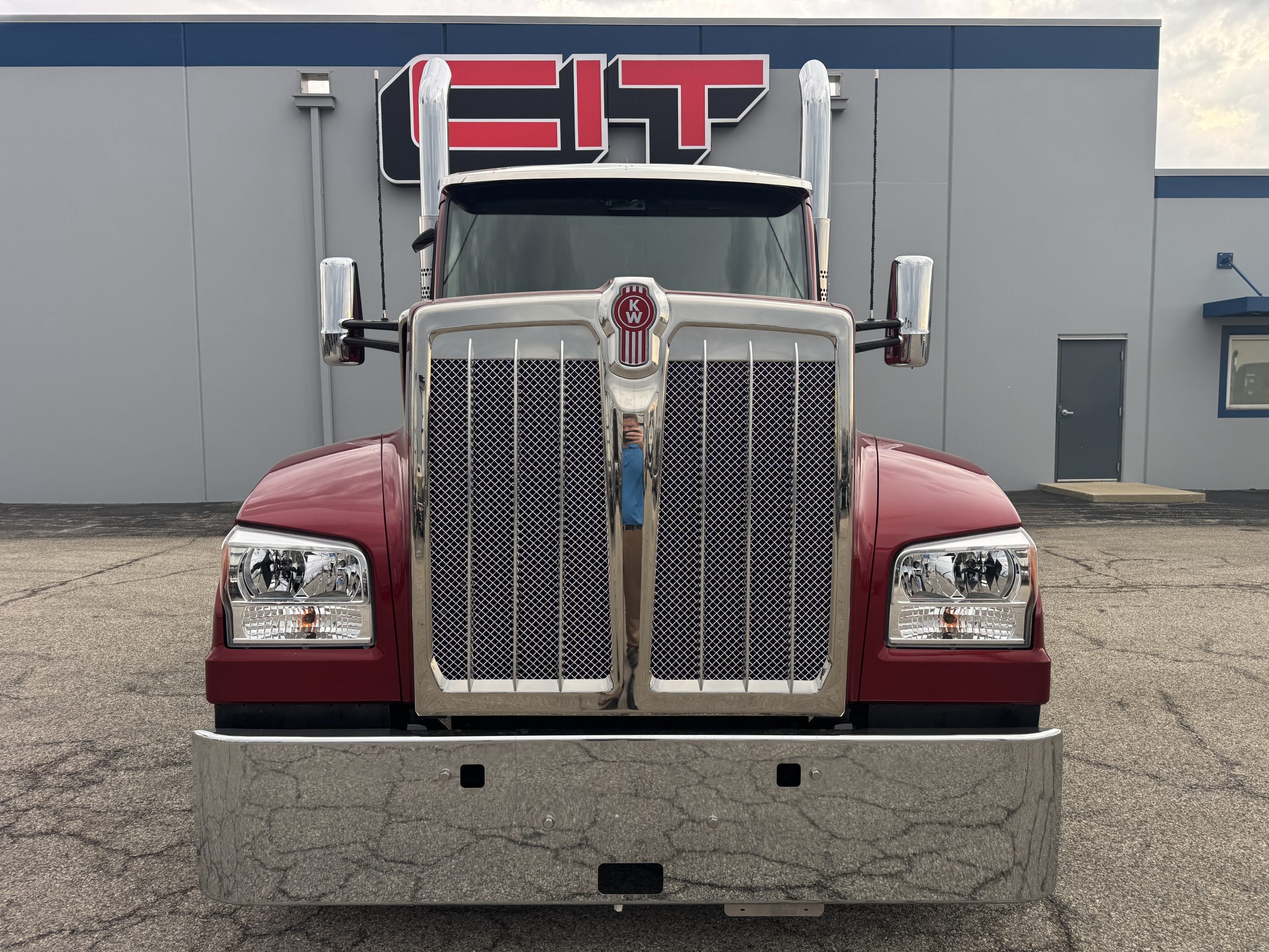 NEW 2027 KENWORTH W990 NEW 2027 KENWORTH W990 - image 2 of 6